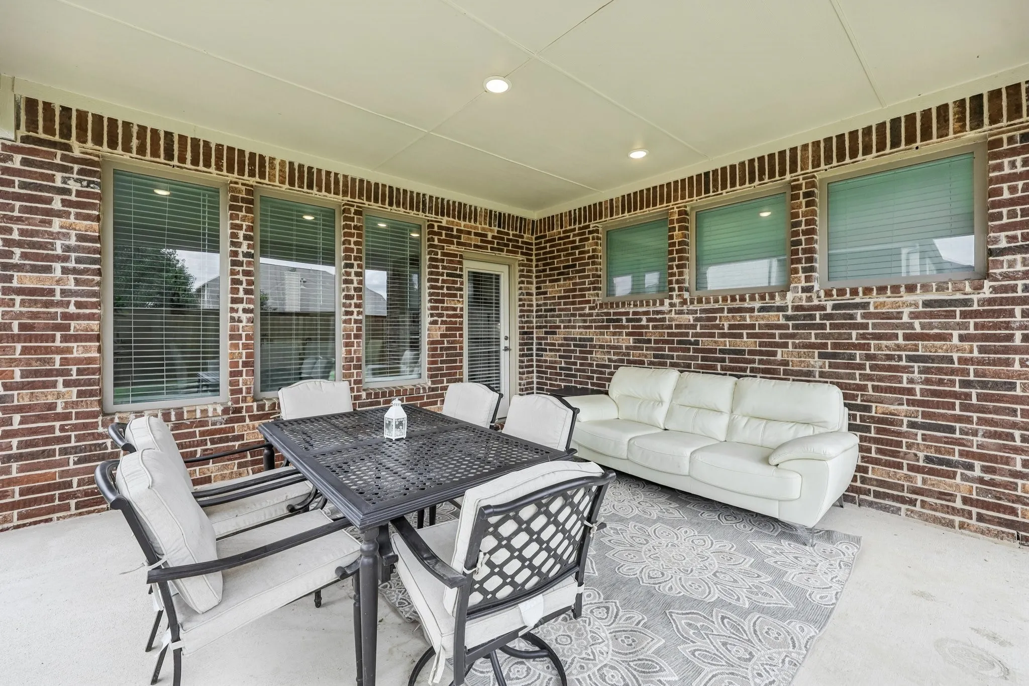 Single Family Residence For Sale in Denton County , 1601 Thunderbird Drive, Fort Worth, Texas 76052, 5 Bedroom, 5 Bathroom, 3 Garage spaces, 4,121 Sqft, built in 2022, mls#21392073, Real Estate Agent in Fort Worth, Homes For Sale in Denton county, Homes For Sale in Fort Worth, Realtor in Fort Worth Texas, Real Estate Brokerage Independent Realty Texas, Luminita Cordes Realtor