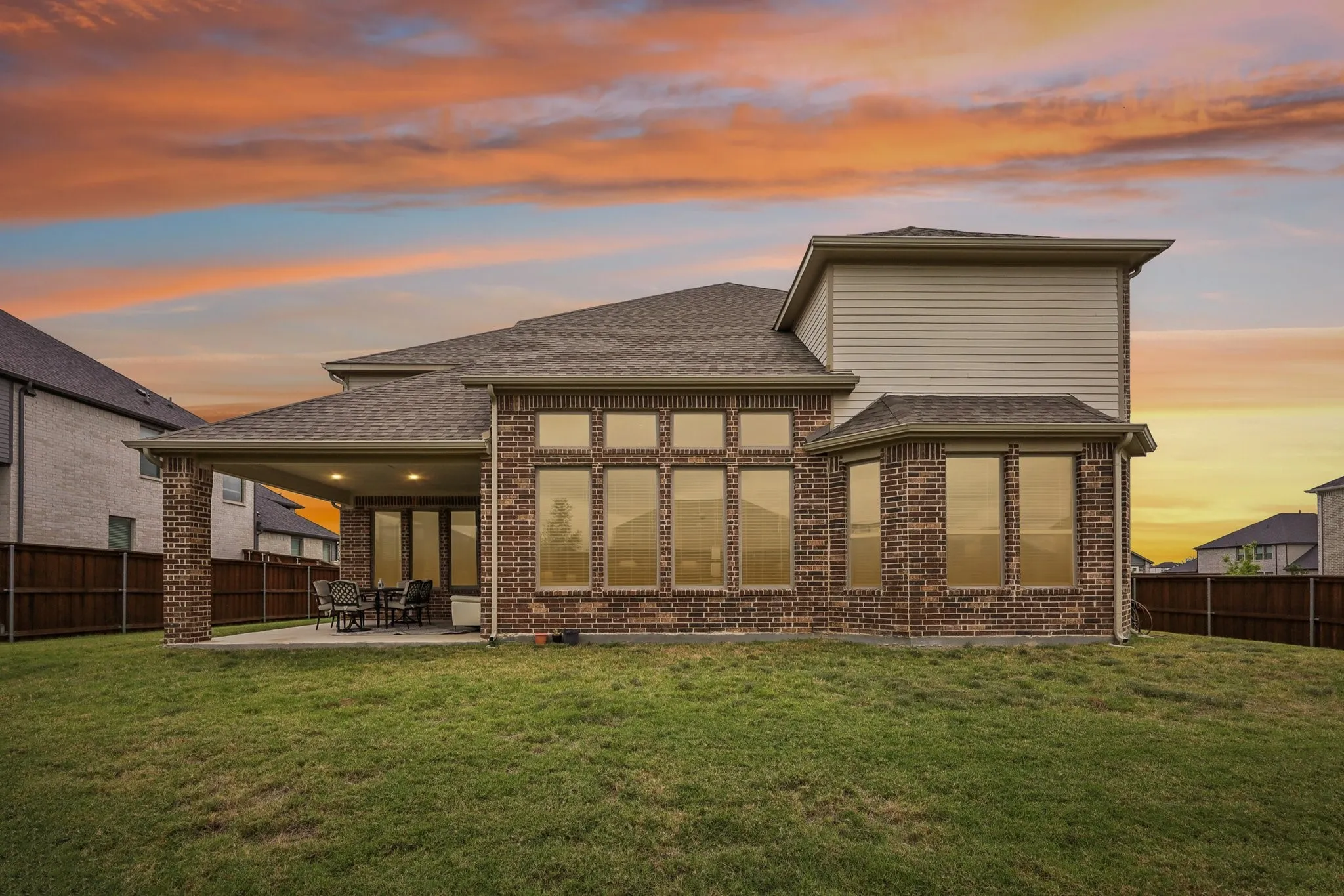 Single Family Residence For Sale in Denton County , 1601 Thunderbird Drive, Fort Worth, Texas 76052, 5 Bedroom, 5 Bathroom, 3 Garage spaces, 4,121 Sqft, built in 2022, mls#21392073, Real Estate Agent in Fort Worth, Homes For Sale in Denton county, Homes For Sale in Fort Worth, Realtor in Fort Worth Texas, Real Estate Brokerage Independent Realty Texas, Luminita Cordes Realtor