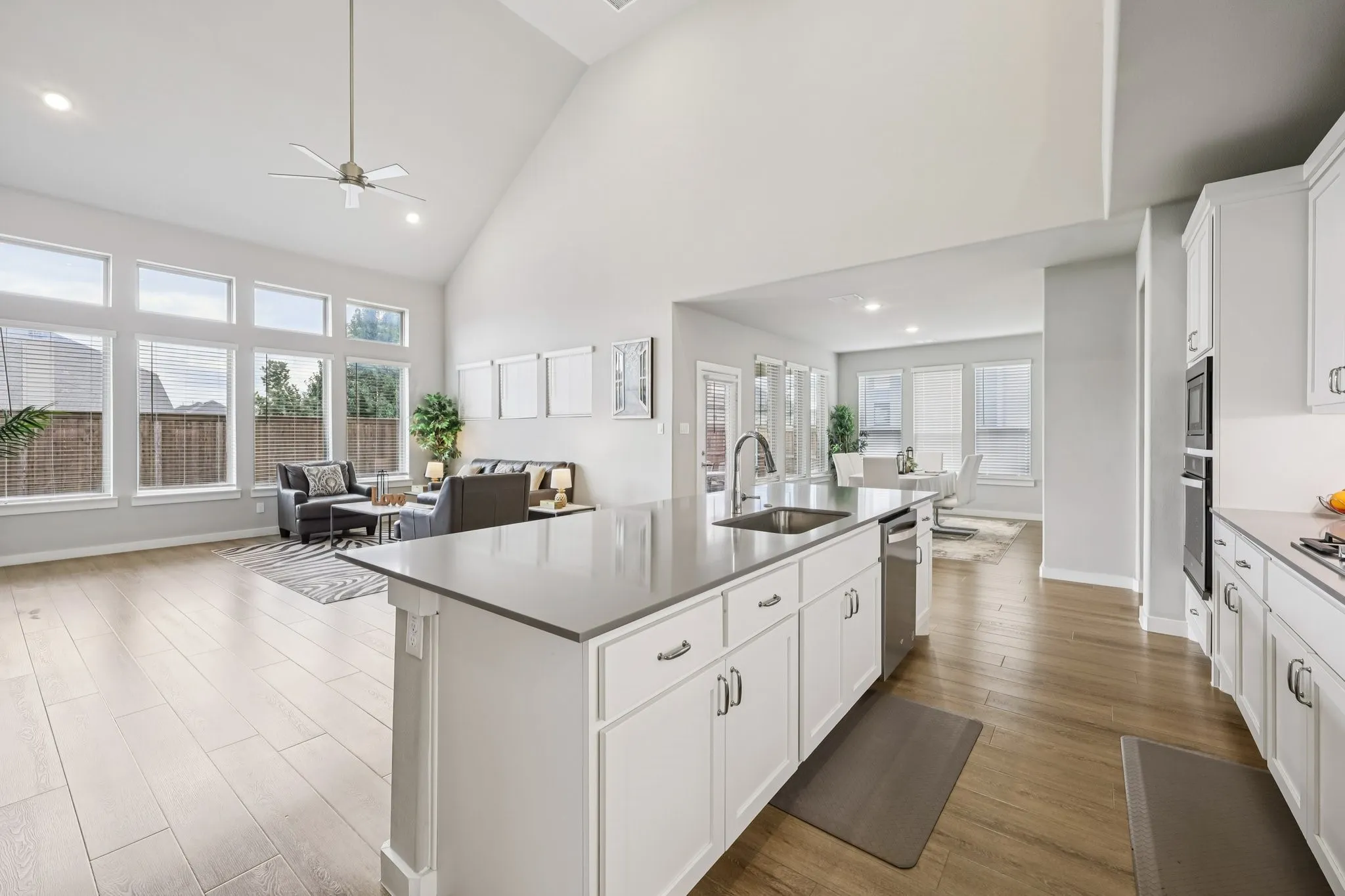 Single Family Residence For Sale in Denton County , 1601 Thunderbird Drive, Fort Worth, Texas 76052, 5 Bedroom, 5 Bathroom, 3 Garage spaces, 4,121 Sqft, built in 2022, mls#21392073, Real Estate Agent in Fort Worth, Homes For Sale in Denton county, Homes For Sale in Fort Worth, Realtor in Fort Worth Texas, Real Estate Brokerage Independent Realty Texas, Luminita Cordes Realtor