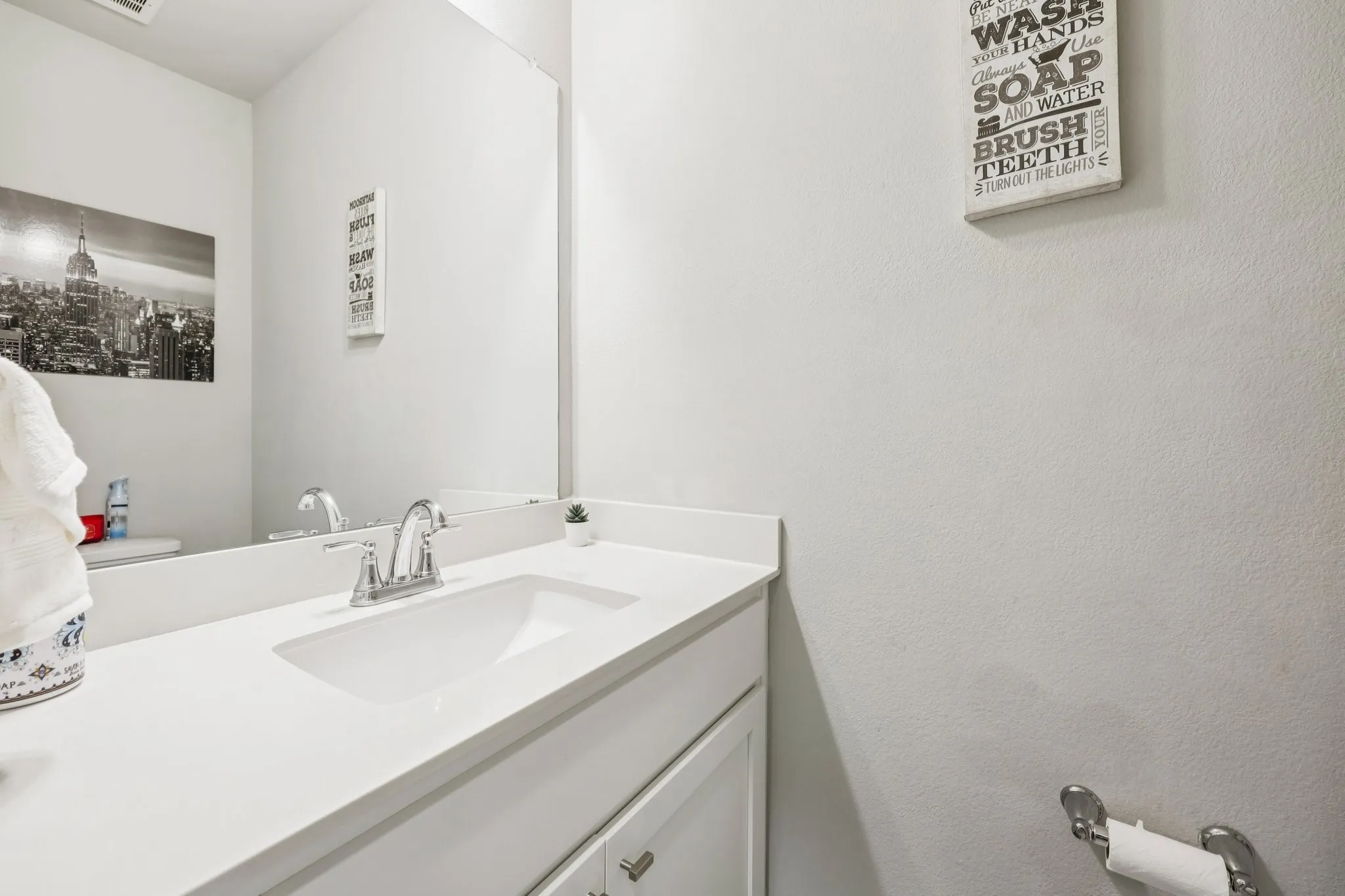 Single Family Residence For Sale in Denton County , 1601 Thunderbird Drive, Fort Worth, Texas 76052, 5 Bedroom, 5 Bathroom, 3 Garage spaces, 4,121 Sqft, built in 2022, mls#21392073, Real Estate Agent in Fort Worth, Homes For Sale in Denton county, Homes For Sale in Fort Worth, Realtor in Fort Worth Texas, Real Estate Brokerage Independent Realty Texas, Luminita Cordes Realtor