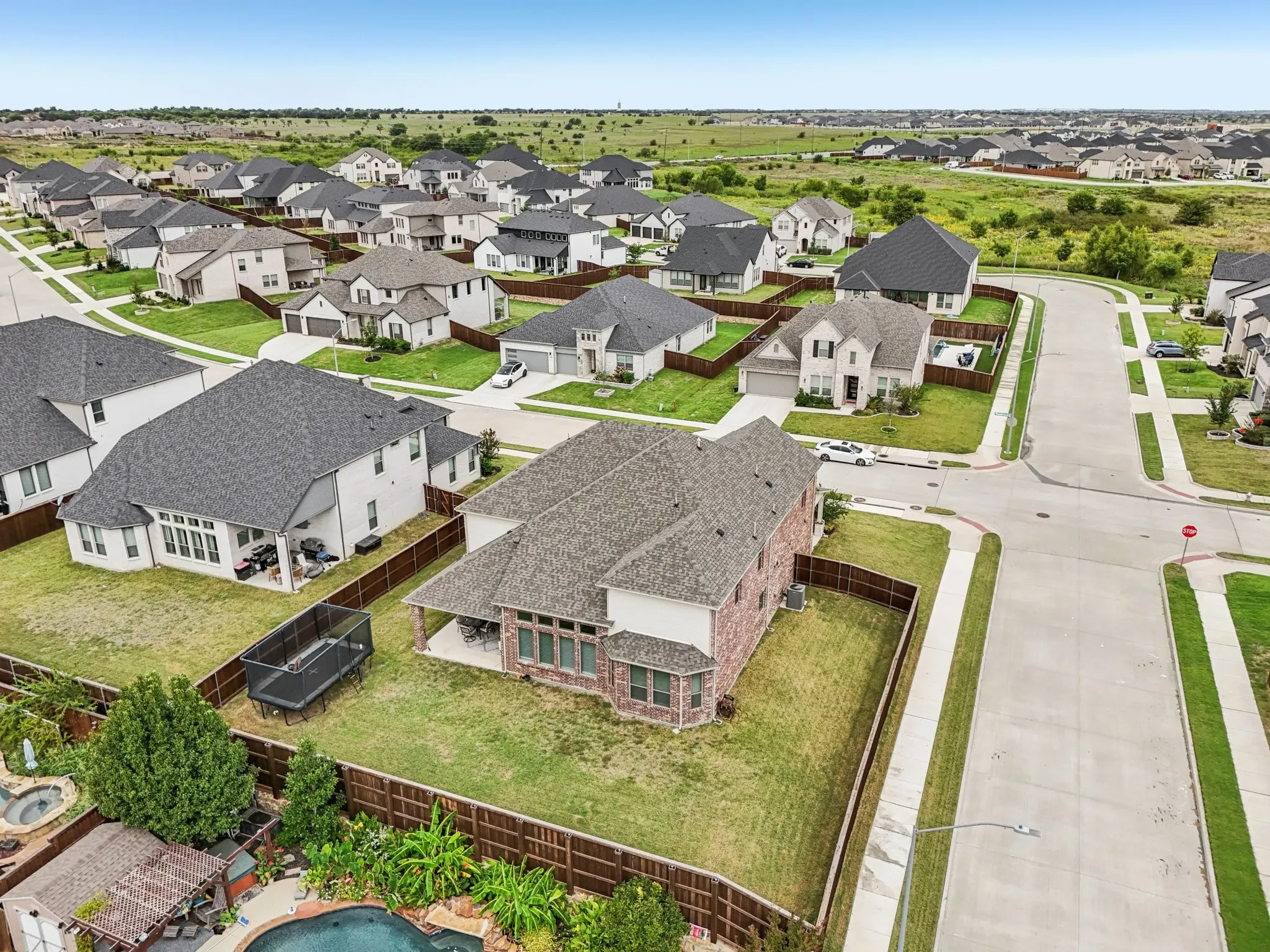 Single Family Residence For Sale in Denton County , 1601 Thunderbird Drive, Fort Worth, Texas 76052, 5 Bedroom, 5 Bathroom, 3 Garage spaces, 4,121 Sqft, built in 2022, mls#21392073, Real Estate Agent in Fort Worth, Homes For Sale in Denton county, Homes For Sale in Fort Worth, Realtor in Fort Worth Texas, Real Estate Brokerage Independent Realty Texas, Luminita Cordes Realtor