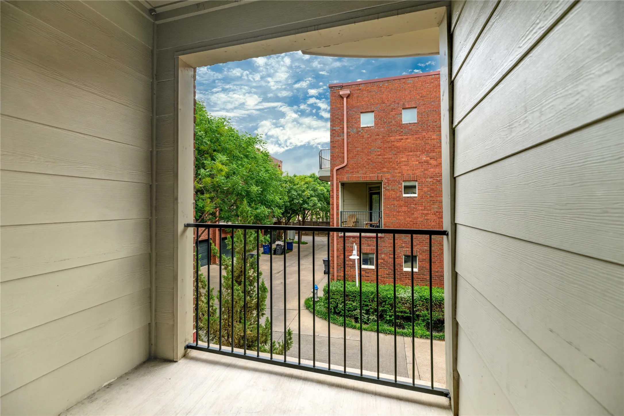 Condominium For Rent in Dallas County , 4239 Rawlins Street 7, Dallas, Texas 75219, 3 Bedroom, 4 Bathroom, 2 Garage spaces, 2,029 Sqft, built in 2005, mls#21391419, Real Estate Agent in Dallas, Homes For Rent in Dallas county, Homes For Rent in Dallas, Realtor in Dallas Texas, Real Estate Brokerage Independent Realty Texas, Luminita Cordes Realtor