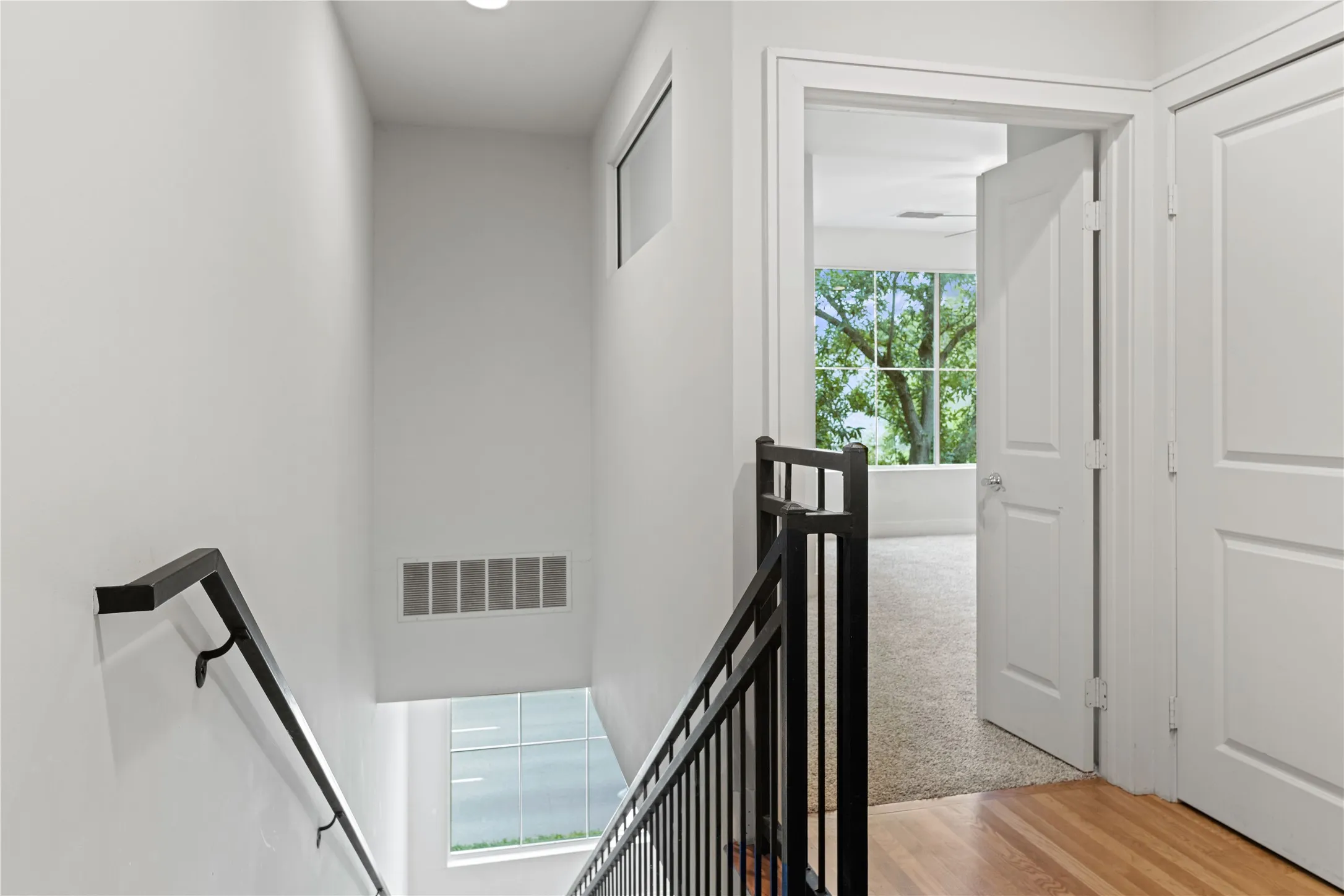 Condominium For Rent in Dallas County , 4239 Rawlins Street 7, Dallas, Texas 75219, 3 Bedroom, 4 Bathroom, 2 Garage spaces, 2,029 Sqft, built in 2005, mls#21391419, Real Estate Agent in Dallas, Homes For Rent in Dallas county, Homes For Rent in Dallas, Realtor in Dallas Texas, Real Estate Brokerage Independent Realty Texas, Luminita Cordes Realtor