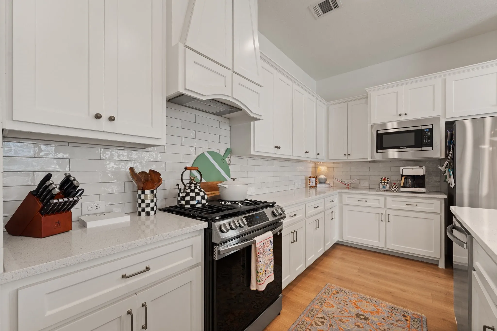 Single Family Residence For Sale in Parker County , 14401 Greymoore Circle, Fort Worth, Texas 76008, 4 Bedroom, 2 Bathroom, 2 Garage spaces, 2,160 Sqft, built in 2021, mls#21392060, Real Estate Agent in Fort Worth, Homes For Sale in Parker county, Homes For Sale in Fort Worth, Realtor in Fort Worth Texas, Real Estate Brokerage Independent Realty Texas, Luminita Cordes Realtor