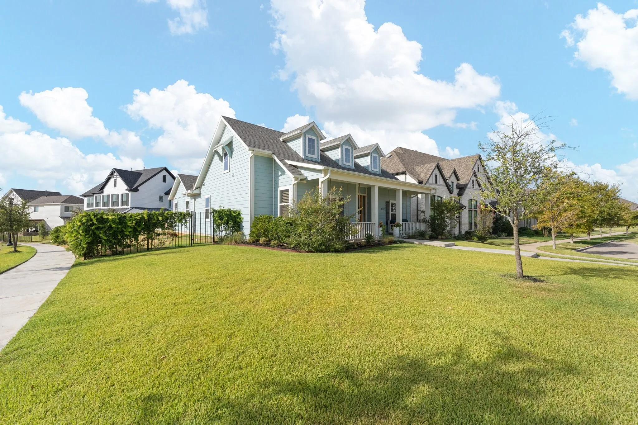 Single Family Residence For Sale in Parker County , 14401 Greymoore Circle, Fort Worth, Texas 76008, 4 Bedroom, 2 Bathroom, 2 Garage spaces, 2,160 Sqft, built in 2021, mls#21392060, Real Estate Agent in Fort Worth, Homes For Sale in Parker county, Homes For Sale in Fort Worth, Realtor in Fort Worth Texas, Real Estate Brokerage Independent Realty Texas, Luminita Cordes Realtor