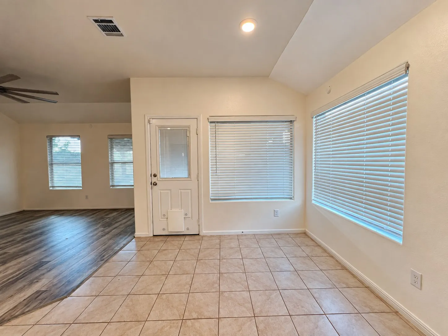 Single Family Residence For Rent in Tarrant County , 712 Ben Lake Trail, Fort Worth, Texas 76120, 4 Bedroom, 2 Bathroom, 2 Garage spaces, 1,574 Sqft, built in 2019, mls#21392118, Real Estate Agent in Fort Worth, Homes For Rent in Tarrant county, Homes For Rent in Fort Worth, Realtor in Fort Worth Texas, Real Estate Brokerage Independent Realty Texas, Luminita Cordes Realtor