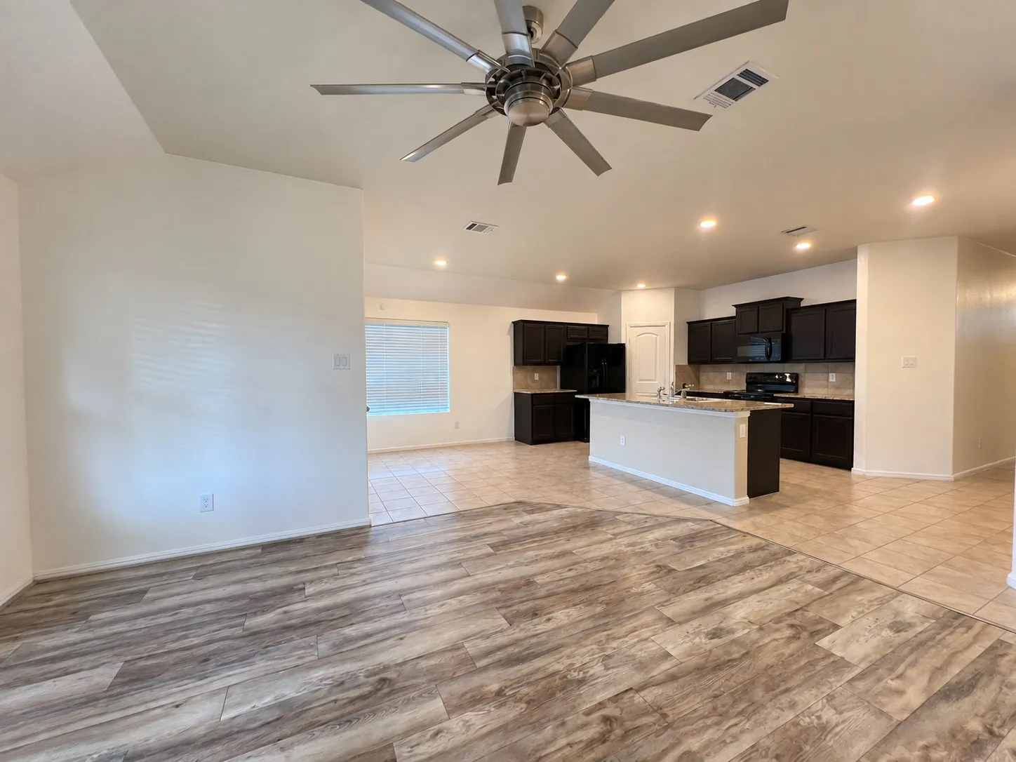 Single Family Residence For Rent in Tarrant County , 712 Ben Lake Trail, Fort Worth, Texas 76120, 4 Bedroom, 2 Bathroom, 2 Garage spaces, 1,574 Sqft, built in 2019, mls#21392118, Real Estate Agent in Fort Worth, Homes For Rent in Tarrant county, Homes For Rent in Fort Worth, Realtor in Fort Worth Texas, Real Estate Brokerage Independent Realty Texas, Luminita Cordes Realtor