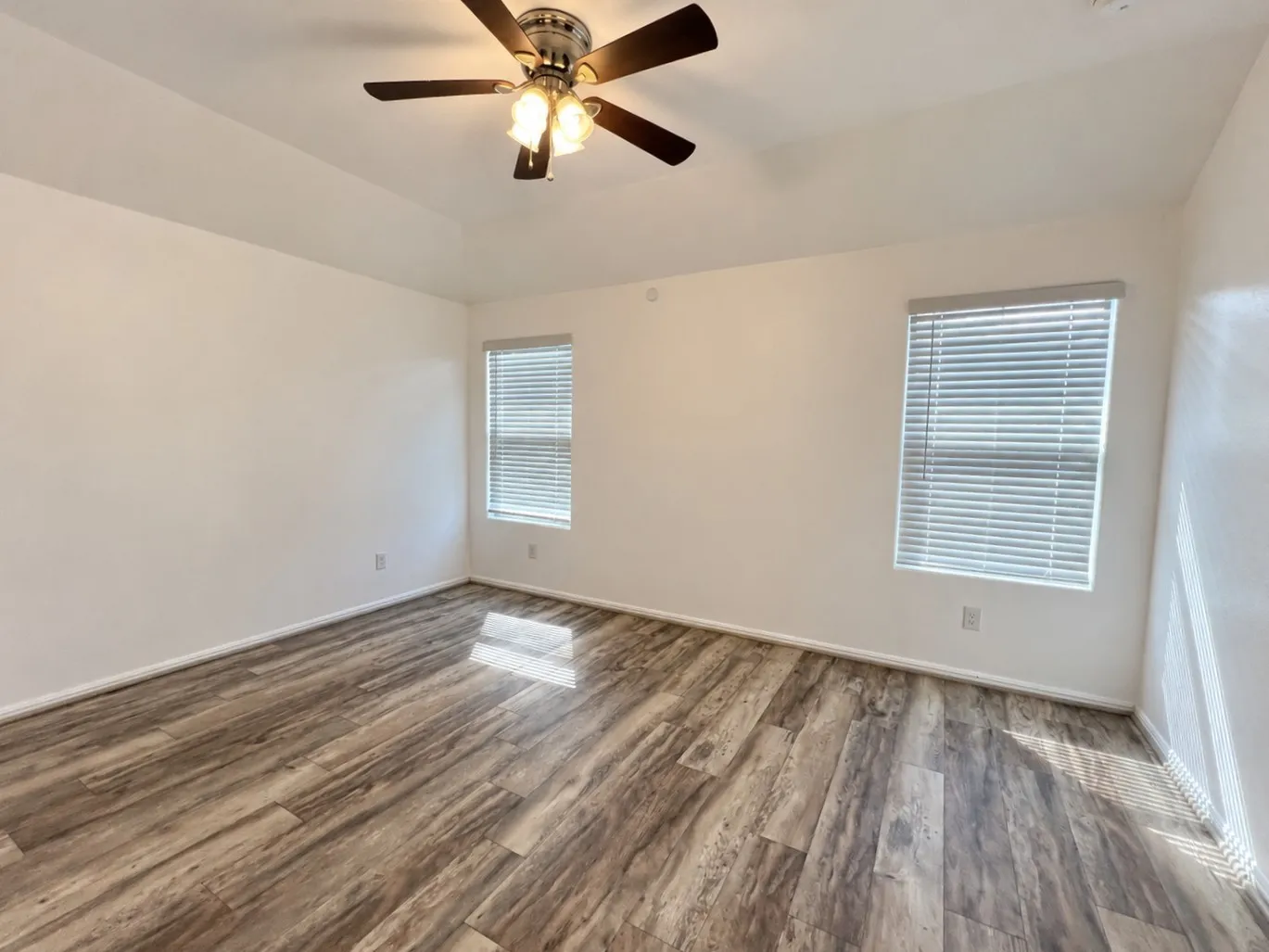 Single Family Residence For Rent in Tarrant County , 712 Ben Lake Trail, Fort Worth, Texas 76120, 4 Bedroom, 2 Bathroom, 2 Garage spaces, 1,574 Sqft, built in 2019, mls#21392118, Real Estate Agent in Fort Worth, Homes For Rent in Tarrant county, Homes For Rent in Fort Worth, Realtor in Fort Worth Texas, Real Estate Brokerage Independent Realty Texas, Luminita Cordes Realtor
