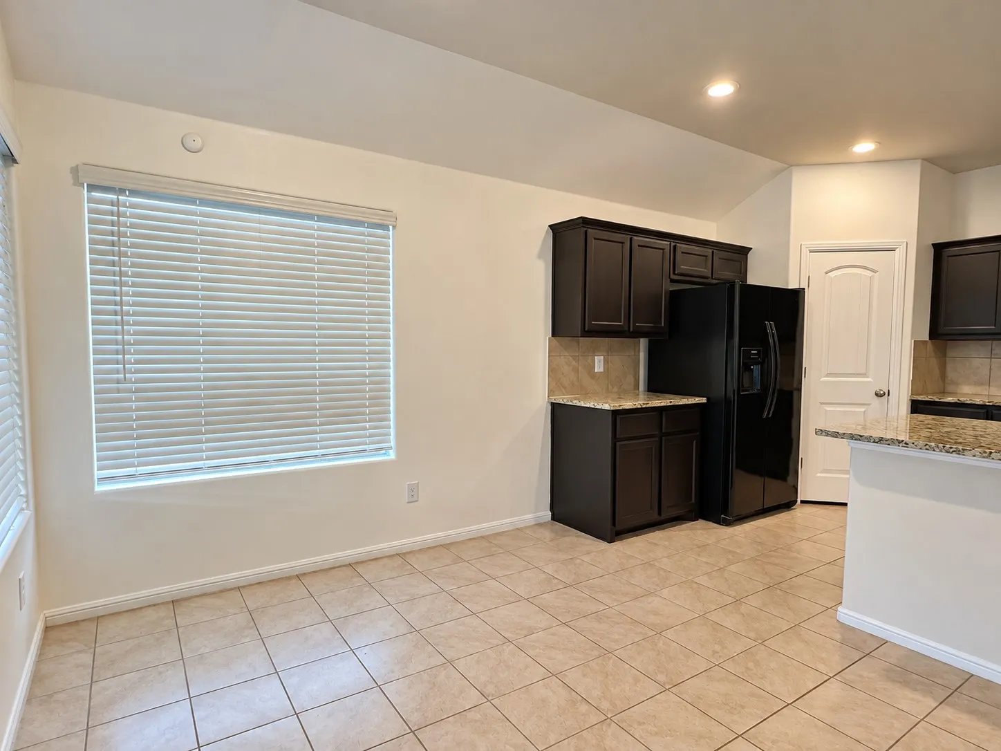 Single Family Residence For Rent in Tarrant County , 712 Ben Lake Trail, Fort Worth, Texas 76120, 4 Bedroom, 2 Bathroom, 2 Garage spaces, 1,574 Sqft, built in 2019, mls#21392118, Real Estate Agent in Fort Worth, Homes For Rent in Tarrant county, Homes For Rent in Fort Worth, Realtor in Fort Worth Texas, Real Estate Brokerage Independent Realty Texas, Luminita Cordes Realtor