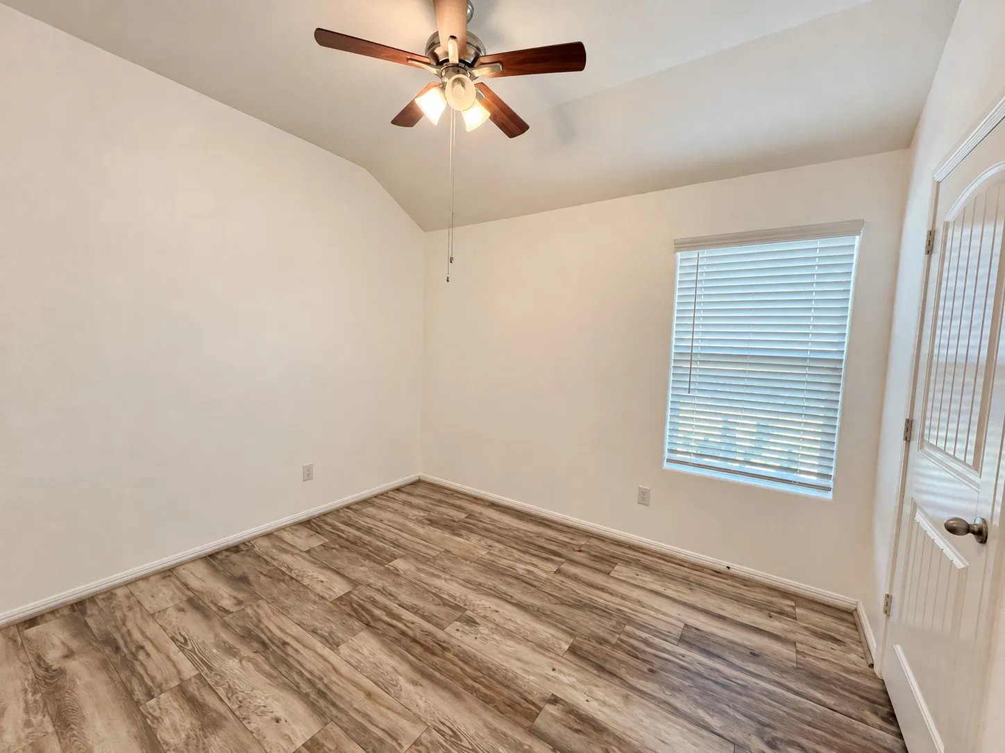 Single Family Residence For Rent in Tarrant County , 712 Ben Lake Trail, Fort Worth, Texas 76120, 4 Bedroom, 2 Bathroom, 2 Garage spaces, 1,574 Sqft, built in 2019, mls#21392118, Real Estate Agent in Fort Worth, Homes For Rent in Tarrant county, Homes For Rent in Fort Worth, Realtor in Fort Worth Texas, Real Estate Brokerage Independent Realty Texas, Luminita Cordes Realtor