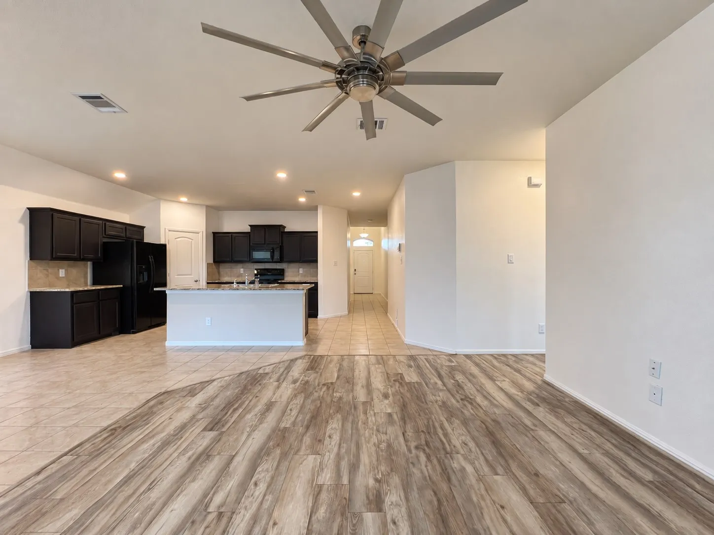 Single Family Residence For Rent in Tarrant County , 712 Ben Lake Trail, Fort Worth, Texas 76120, 4 Bedroom, 2 Bathroom, 2 Garage spaces, 1,574 Sqft, built in 2019, mls#21392118, Real Estate Agent in Fort Worth, Homes For Rent in Tarrant county, Homes For Rent in Fort Worth, Realtor in Fort Worth Texas, Real Estate Brokerage Independent Realty Texas, Luminita Cordes Realtor