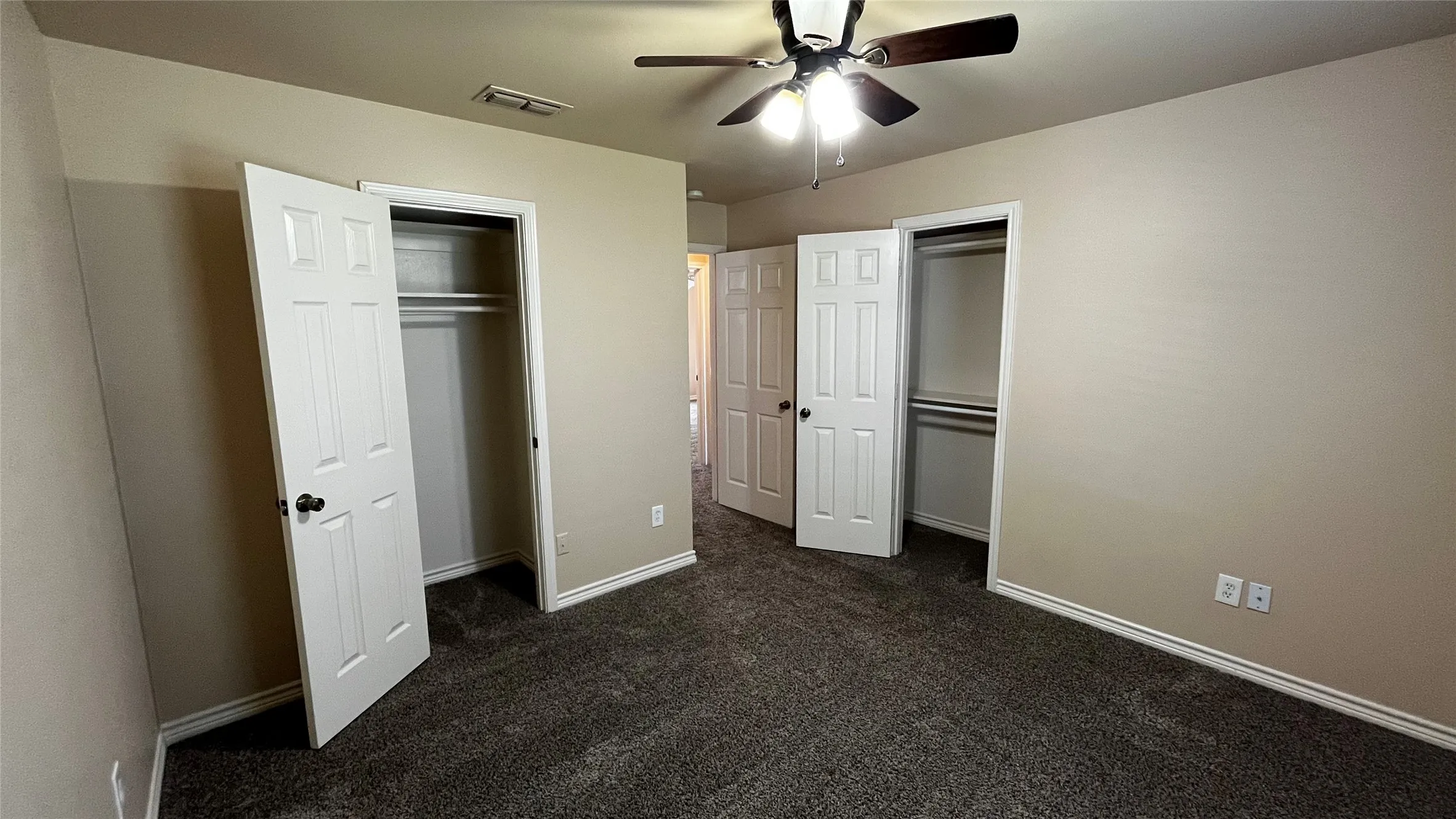 Single Family Residence For Rent in Hunt County , 1715 Hemphill Street, Greenville, Texas 75401, 3 Bedroom, 2 Bathroom, Garage spaces, 1,230 Sqft, built in 2004, mls#21392124, Real Estate Agent in Greenville, Homes For Rent in Hunt county, Homes For Rent in Greenville, Realtor in Greenville Texas, Real Estate Brokerage Independent Realty Texas, Luminita Cordes Realtor