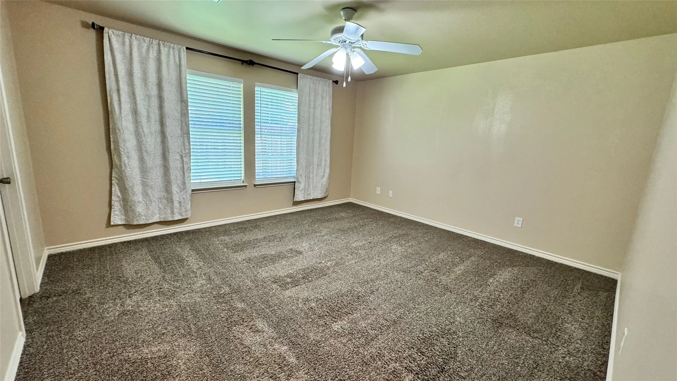 Single Family Residence For Rent in Hunt County , 1715 Hemphill Street, Greenville, Texas 75401, 3 Bedroom, 2 Bathroom, Garage spaces, 1,230 Sqft, built in 2004, mls#21392124, Real Estate Agent in Greenville, Homes For Rent in Hunt county, Homes For Rent in Greenville, Realtor in Greenville Texas, Real Estate Brokerage Independent Realty Texas, Luminita Cordes Realtor