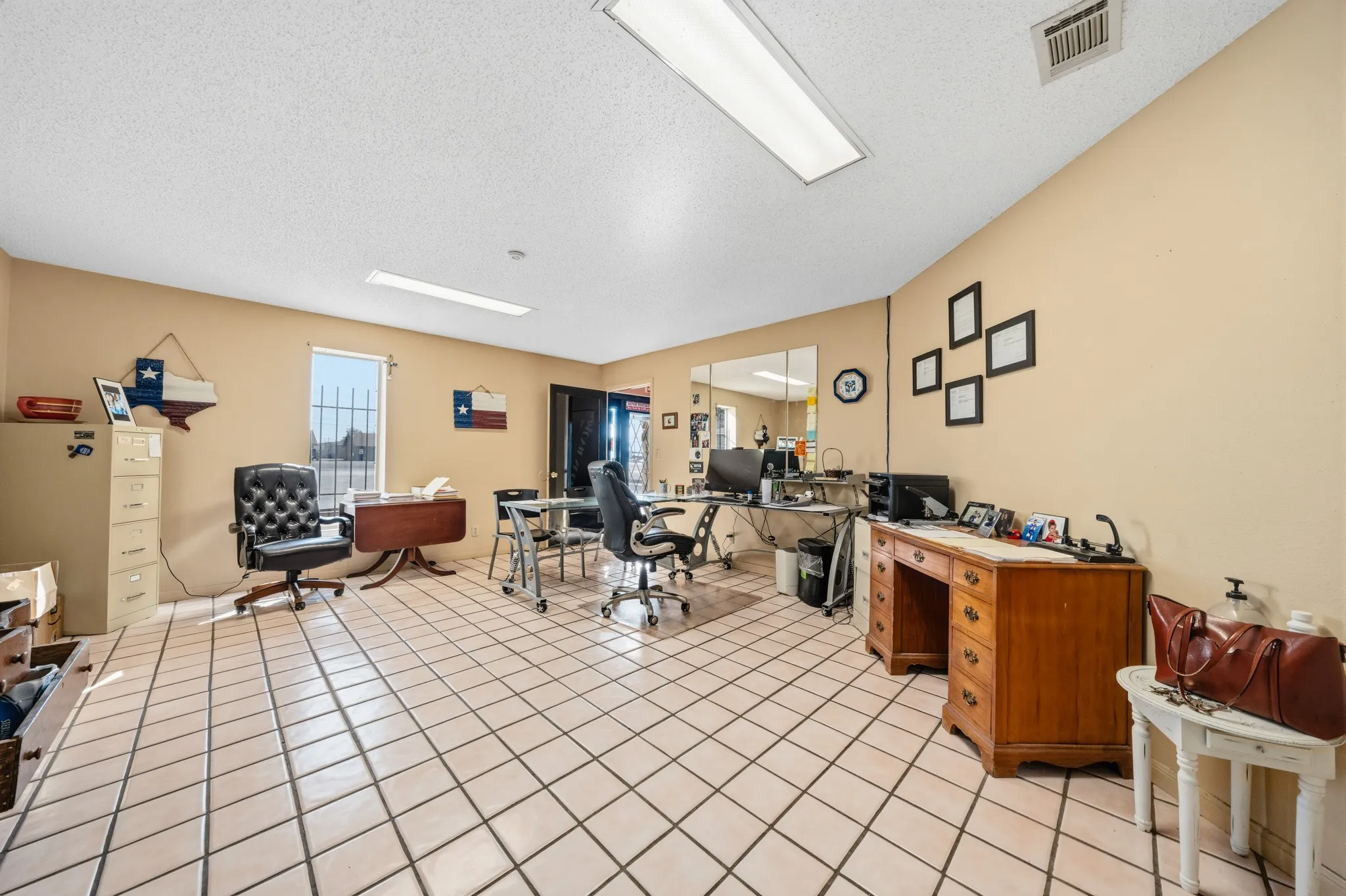 Business For Sale in Hill County , 1225 N Brazos Street N, Whitney, Texas 76692, 0, 0, Garage spaces, 2,400 Sqft, built in 0, mls#21391456, Real Estate Agent in Whitney, Homes For Sale in Hill county, Homes For Sale in Whitney, Realtor in Whitney Texas, Real Estate Brokerage Independent Realty Texas, Luminita Cordes Realtor
