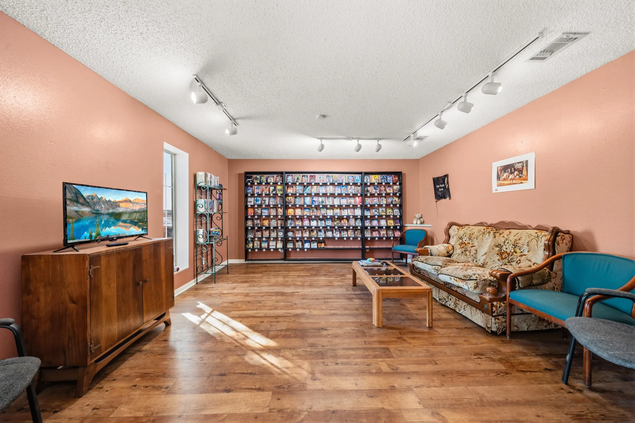 Business For Sale in Hill County , 1225 N Brazos Street N, Whitney, Texas 76692, 0, 0, Garage spaces, 2,400 Sqft, built in 0, mls#21391456, Real Estate Agent in Whitney, Homes For Sale in Hill county, Homes For Sale in Whitney, Realtor in Whitney Texas, Real Estate Brokerage Independent Realty Texas, Luminita Cordes Realtor