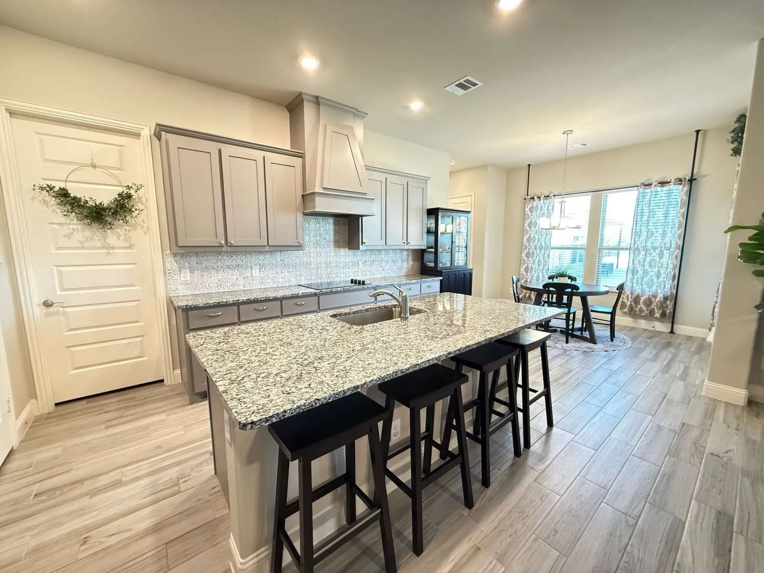 Single Family Residence For Sale in Kaufman County , 1549 Lynx Loop, Forney, Texas 75126, 4 Bedroom, 3 Bathroom, 3 Garage spaces, 3,104 Sqft, built in 2024, mls#21392141, Real Estate Agent in Forney, Homes For Sale in Kaufman county, Homes For Sale in Forney, Realtor in Forney Texas, Real Estate Brokerage Independent Realty Texas, Luminita Cordes Realtor