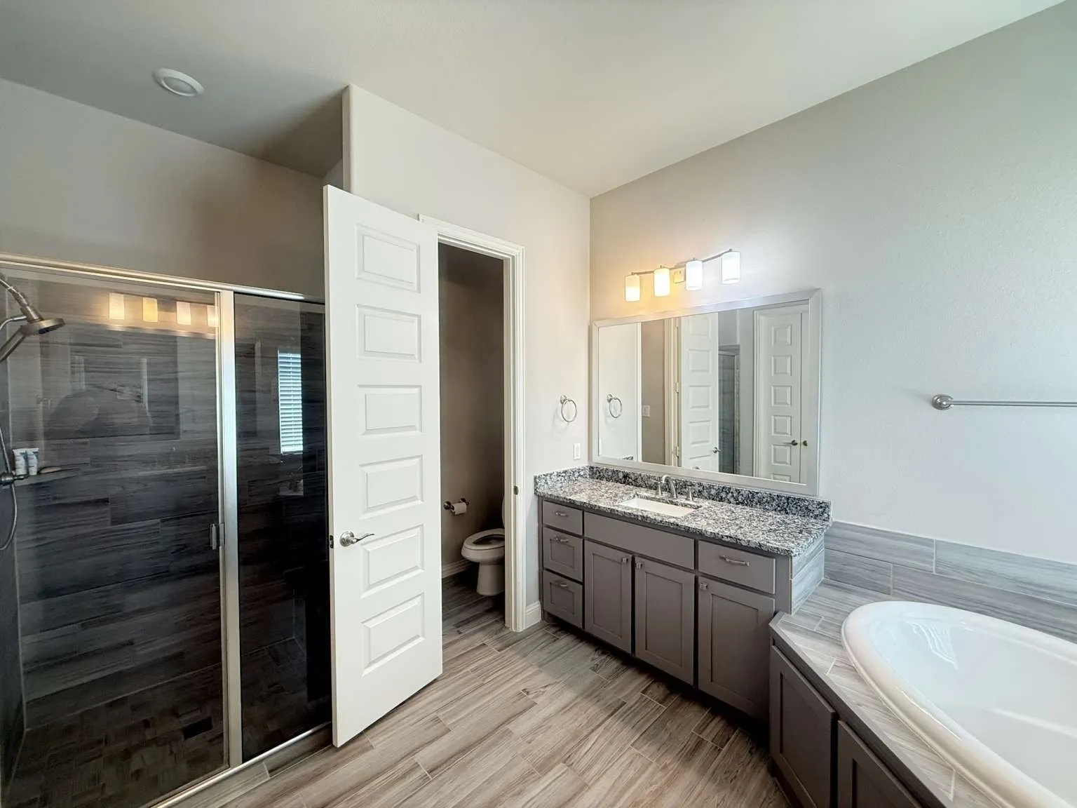 Single Family Residence For Sale in Kaufman County , 1549 Lynx Loop, Forney, Texas 75126, 4 Bedroom, 3 Bathroom, 3 Garage spaces, 3,104 Sqft, built in 2024, mls#21392141, Real Estate Agent in Forney, Homes For Sale in Kaufman county, Homes For Sale in Forney, Realtor in Forney Texas, Real Estate Brokerage Independent Realty Texas, Luminita Cordes Realtor