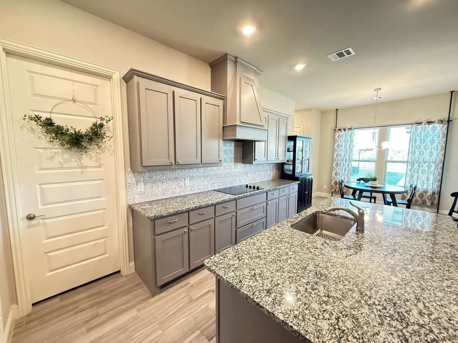 Single Family Residence For Sale in Kaufman County , 1549 Lynx Loop, Forney, Texas 75126, 4 Bedroom, 3 Bathroom, 3 Garage spaces, 3,104 Sqft, built in 2024, mls#21392141, Real Estate Agent in Forney, Homes For Sale in Kaufman county, Homes For Sale in Forney, Realtor in Forney Texas, Real Estate Brokerage Independent Realty Texas, Luminita Cordes Realtor