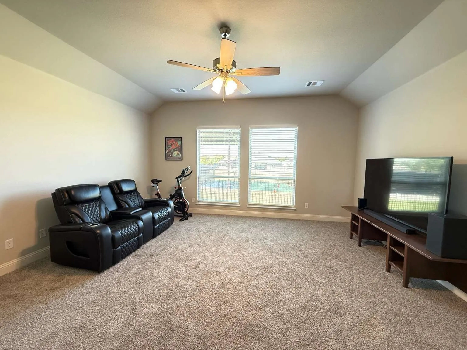Single Family Residence For Sale in Kaufman County , 1549 Lynx Loop, Forney, Texas 75126, 4 Bedroom, 3 Bathroom, 3 Garage spaces, 3,104 Sqft, built in 2024, mls#21392141, Real Estate Agent in Forney, Homes For Sale in Kaufman county, Homes For Sale in Forney, Realtor in Forney Texas, Real Estate Brokerage Independent Realty Texas, Luminita Cordes Realtor