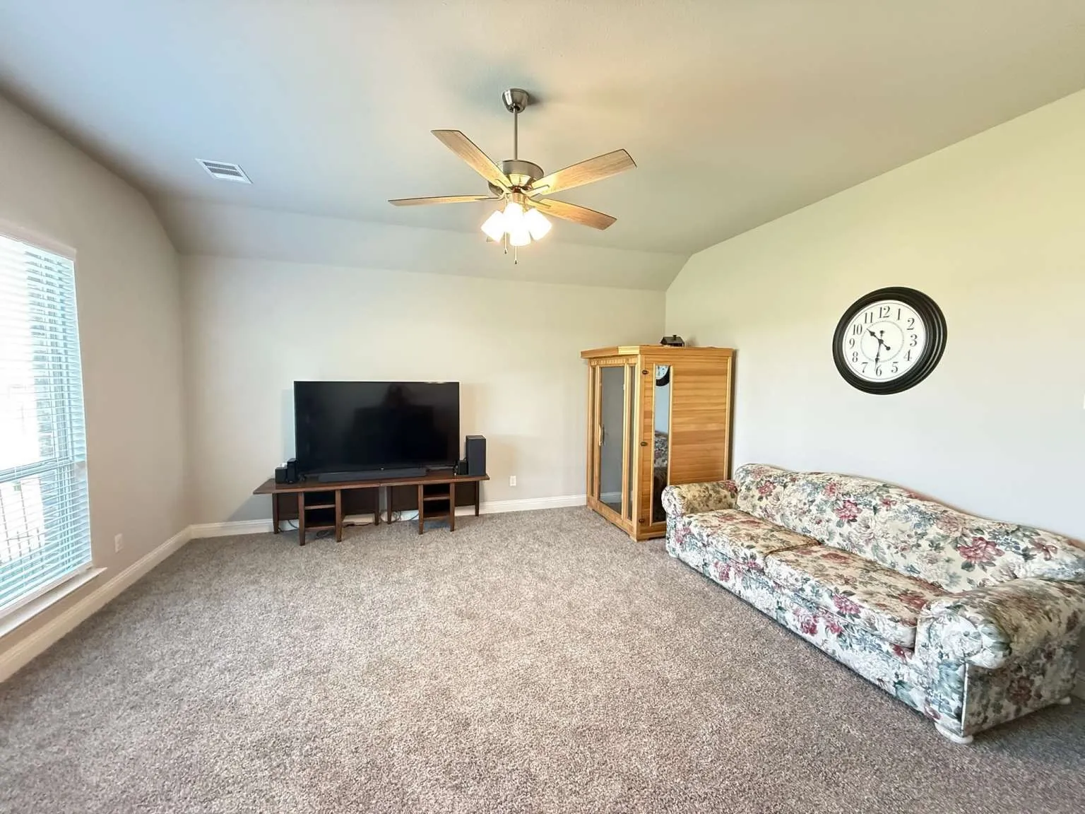 Single Family Residence For Sale in Kaufman County , 1549 Lynx Loop, Forney, Texas 75126, 4 Bedroom, 3 Bathroom, 3 Garage spaces, 3,104 Sqft, built in 2024, mls#21392141, Real Estate Agent in Forney, Homes For Sale in Kaufman county, Homes For Sale in Forney, Realtor in Forney Texas, Real Estate Brokerage Independent Realty Texas, Luminita Cordes Realtor