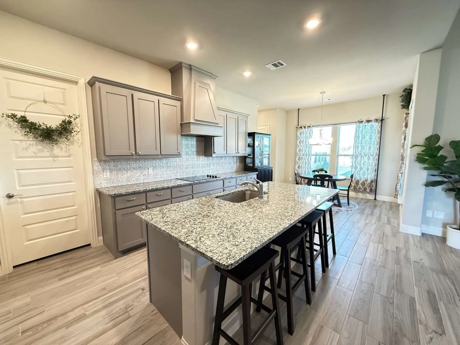 Single Family Residence For Sale in Kaufman County , 1549 Lynx Loop, Forney, Texas 75126, 4 Bedroom, 3 Bathroom, 3 Garage spaces, 3,104 Sqft, built in 2024, mls#21392141, Real Estate Agent in Forney, Homes For Sale in Kaufman county, Homes For Sale in Forney, Realtor in Forney Texas, Real Estate Brokerage Independent Realty Texas, Luminita Cordes Realtor