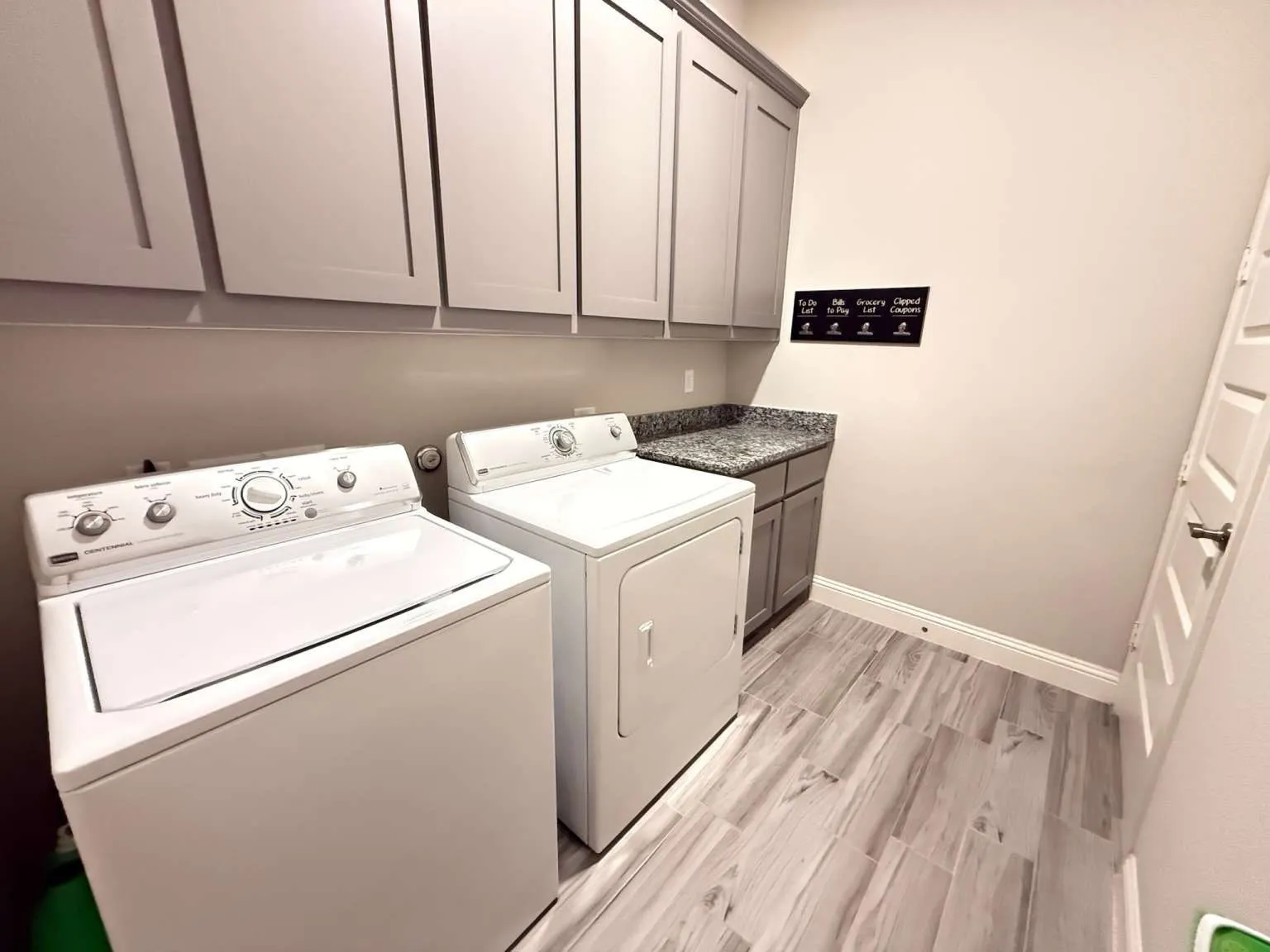 Single Family Residence For Sale in Kaufman County , 1549 Lynx Loop, Forney, Texas 75126, 4 Bedroom, 3 Bathroom, 3 Garage spaces, 3,104 Sqft, built in 2024, mls#21392141, Real Estate Agent in Forney, Homes For Sale in Kaufman county, Homes For Sale in Forney, Realtor in Forney Texas, Real Estate Brokerage Independent Realty Texas, Luminita Cordes Realtor