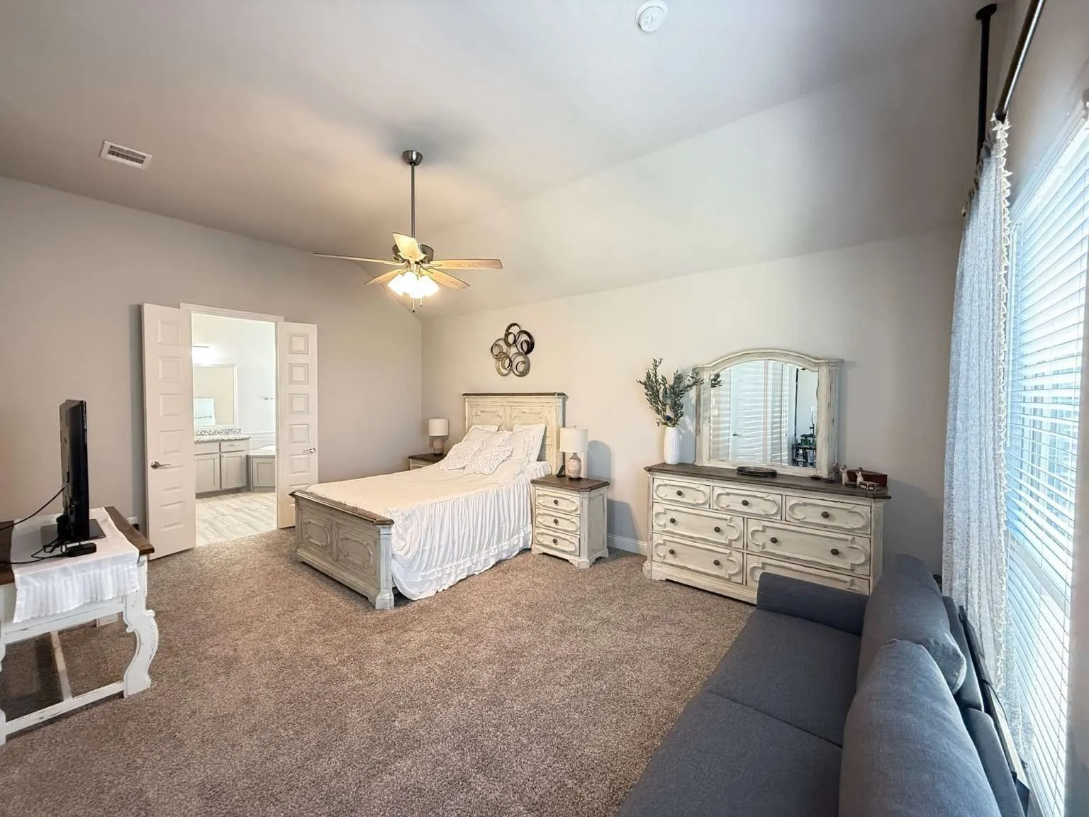 Single Family Residence For Sale in Kaufman County , 1549 Lynx Loop, Forney, Texas 75126, 4 Bedroom, 3 Bathroom, 3 Garage spaces, 3,104 Sqft, built in 2024, mls#21392141, Real Estate Agent in Forney, Homes For Sale in Kaufman county, Homes For Sale in Forney, Realtor in Forney Texas, Real Estate Brokerage Independent Realty Texas, Luminita Cordes Realtor