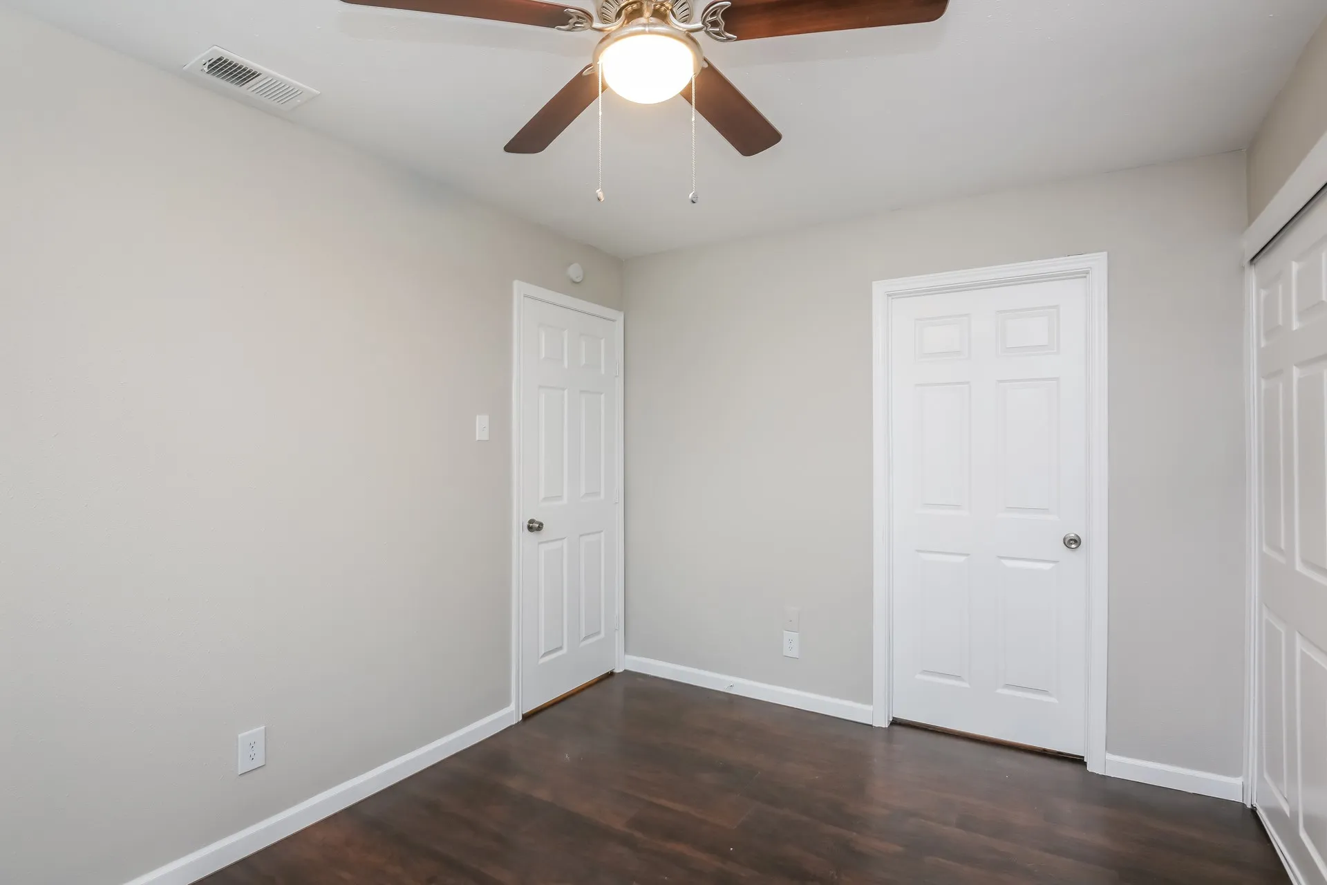 Single Family Residence For Rent in Dallas County , 7640 Ryanridge Drive, Dallas, Texas 75232, 3 Bedroom, 2 Bathroom, 2 Garage spaces, 1,274 Sqft, built in 1965, mls#21392152, Real Estate Agent in Dallas, Homes For Rent in Dallas county, Homes For Rent in Dallas, Realtor in Dallas Texas, Real Estate Brokerage Independent Realty Texas, Luminita Cordes Realtor