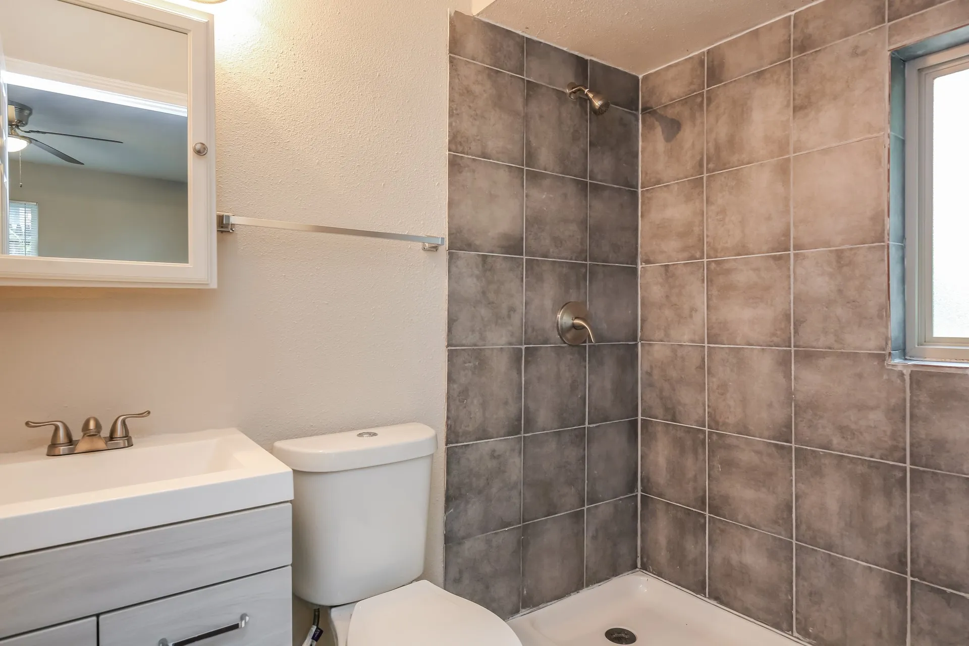 Single Family Residence For Rent in Dallas County , 7640 Ryanridge Drive, Dallas, Texas 75232, 3 Bedroom, 2 Bathroom, 2 Garage spaces, 1,274 Sqft, built in 1965, mls#21392152, Real Estate Agent in Dallas, Homes For Rent in Dallas county, Homes For Rent in Dallas, Realtor in Dallas Texas, Real Estate Brokerage Independent Realty Texas, Luminita Cordes Realtor