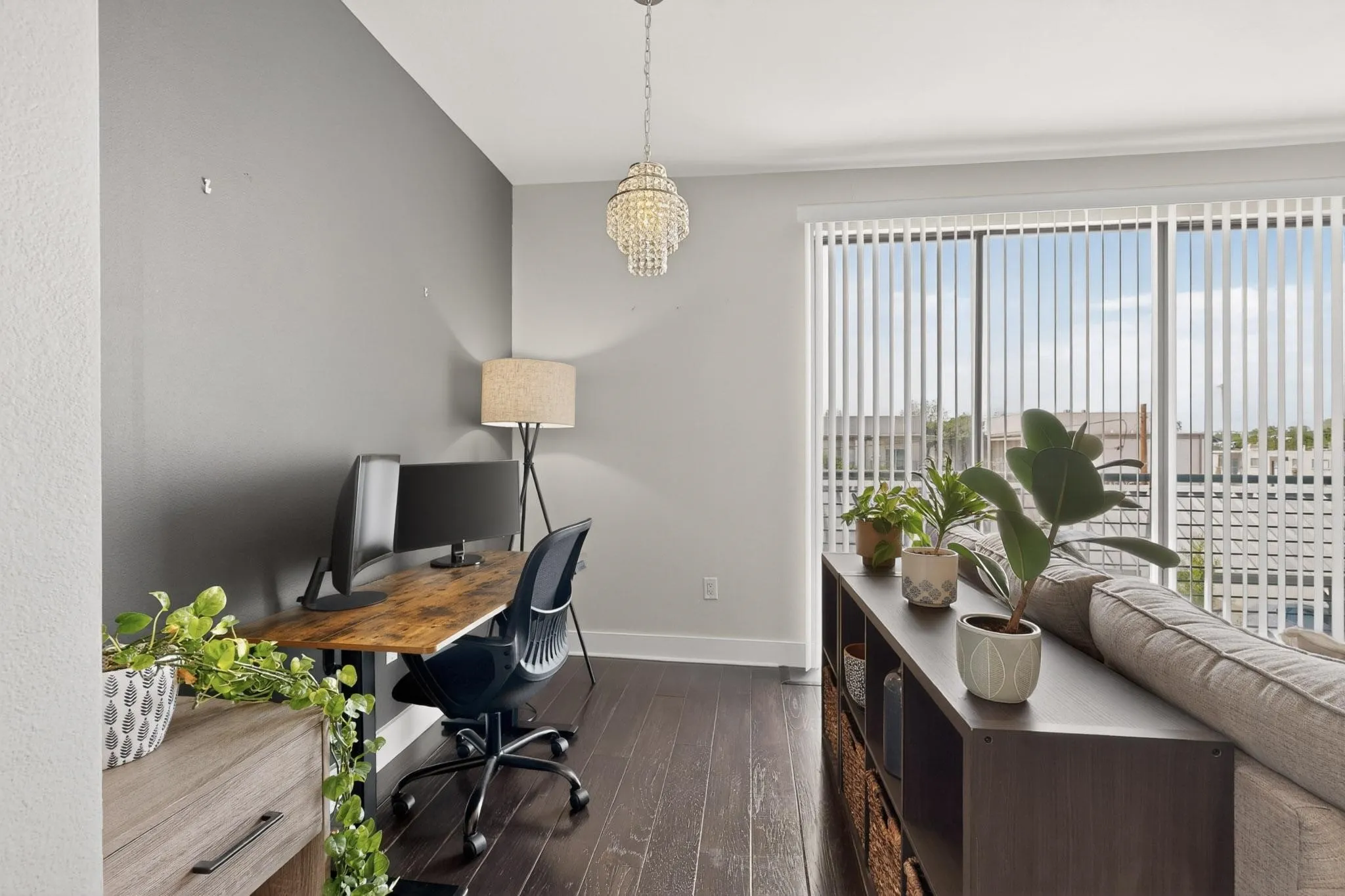 Condominium For Rent in Dallas County , 4605 Cedar Springs Road 224, Dallas, Texas 75219, 1 Bedroom, 1 Bathroom, Garage spaces, 749 Sqft, built in 2005, mls#21392160, Real Estate Agent in Dallas, Homes For Rent in Dallas county, Homes For Rent in Dallas, Realtor in Dallas Texas, Real Estate Brokerage Independent Realty Texas, Luminita Cordes Realtor