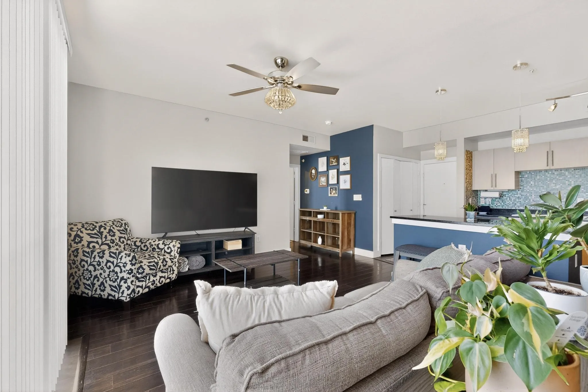 Condominium For Rent in Dallas County , 4605 Cedar Springs Road 224, Dallas, Texas 75219, 1 Bedroom, 1 Bathroom, Garage spaces, 749 Sqft, built in 2005, mls#21392160, Real Estate Agent in Dallas, Homes For Rent in Dallas county, Homes For Rent in Dallas, Realtor in Dallas Texas, Real Estate Brokerage Independent Realty Texas, Luminita Cordes Realtor