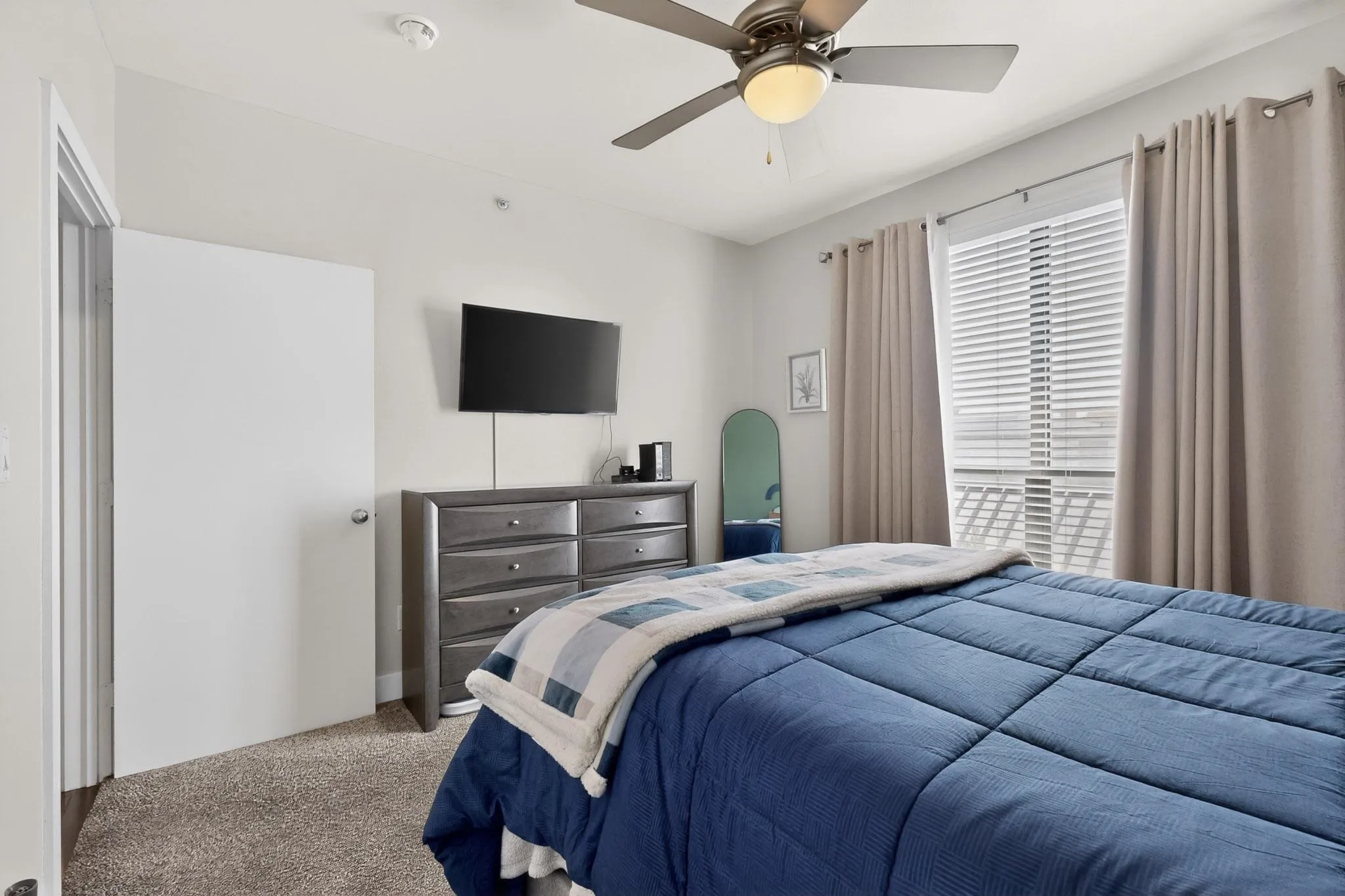 Condominium For Rent in Dallas County , 4605 Cedar Springs Road 224, Dallas, Texas 75219, 1 Bedroom, 1 Bathroom, Garage spaces, 749 Sqft, built in 2005, mls#21392160, Real Estate Agent in Dallas, Homes For Rent in Dallas county, Homes For Rent in Dallas, Realtor in Dallas Texas, Real Estate Brokerage Independent Realty Texas, Luminita Cordes Realtor
