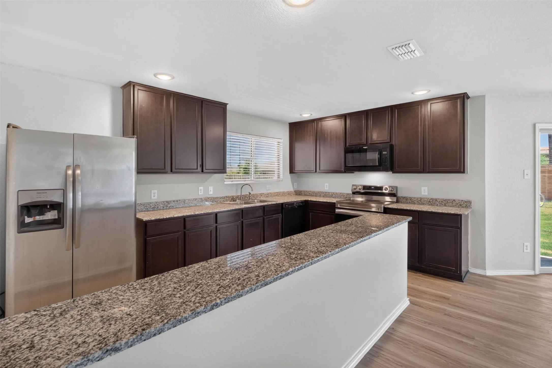 Single Family Residence For Rent in Tarrant County , 6341 Bollard Drive, Fort Worth, Texas 76179, 4 Bedroom, 4 Bathroom, 2 Garage spaces, 2,680 Sqft, built in 2020, mls#21392162, Real Estate Agent in Fort Worth, Homes For Rent in Tarrant county, Homes For Rent in Fort Worth, Realtor in Fort Worth Texas, Real Estate Brokerage Independent Realty Texas, Luminita Cordes Realtor