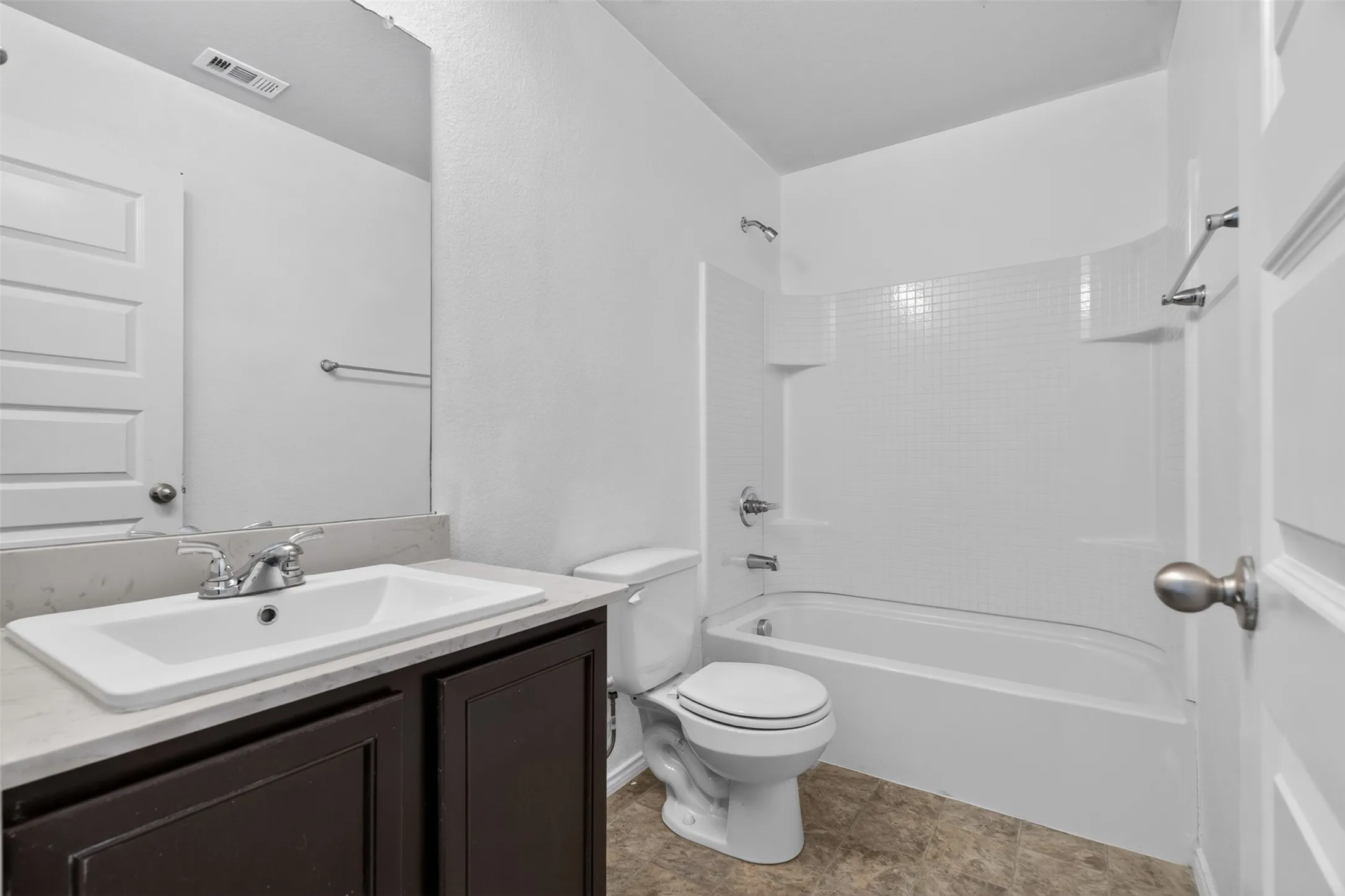 Single Family Residence For Rent in Tarrant County , 6341 Bollard Drive, Fort Worth, Texas 76179, 4 Bedroom, 4 Bathroom, 2 Garage spaces, 2,680 Sqft, built in 2020, mls#21392162, Real Estate Agent in Fort Worth, Homes For Rent in Tarrant county, Homes For Rent in Fort Worth, Realtor in Fort Worth Texas, Real Estate Brokerage Independent Realty Texas, Luminita Cordes Realtor
