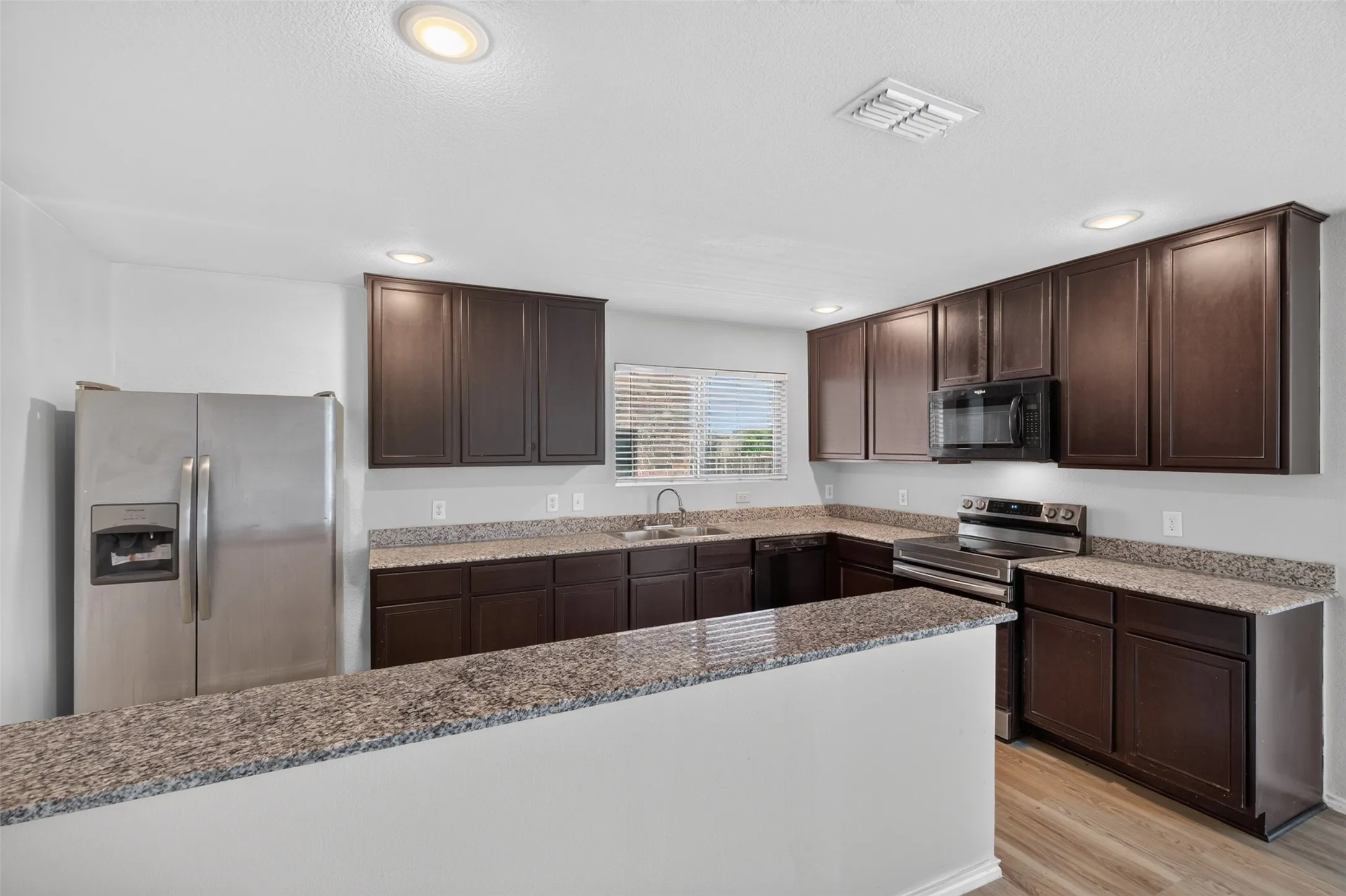 Single Family Residence For Rent in Tarrant County , 6341 Bollard Drive, Fort Worth, Texas 76179, 4 Bedroom, 4 Bathroom, 2 Garage spaces, 2,680 Sqft, built in 2020, mls#21392162, Real Estate Agent in Fort Worth, Homes For Rent in Tarrant county, Homes For Rent in Fort Worth, Realtor in Fort Worth Texas, Real Estate Brokerage Independent Realty Texas, Luminita Cordes Realtor