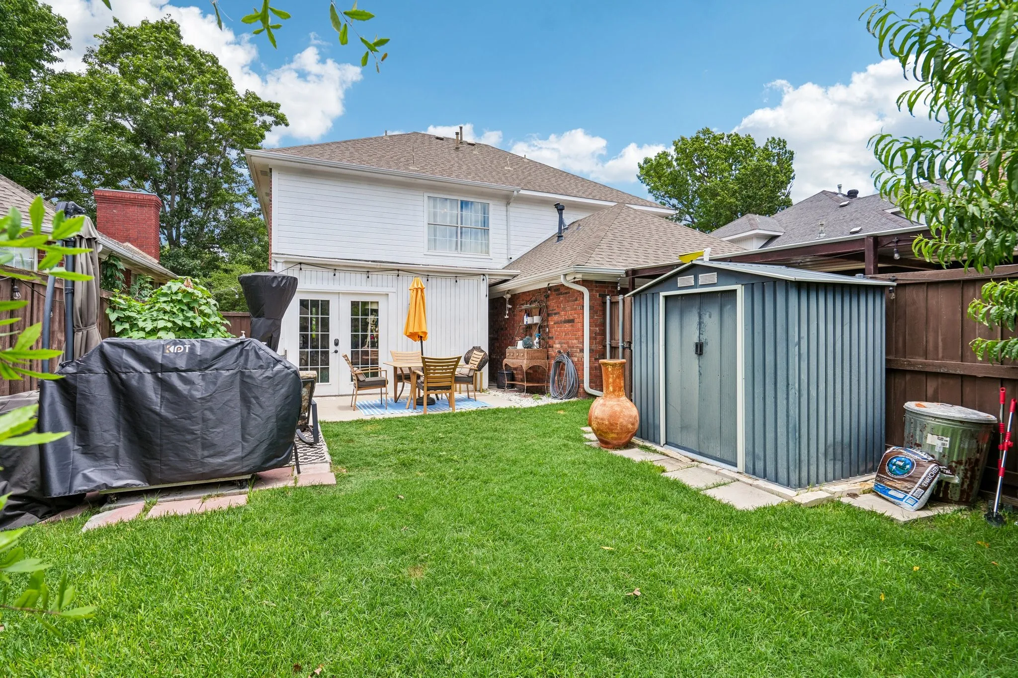 Single Family Residence For Sale in Rockwall County , 8722 Bayshore Lane, Rowlett, Texas 75088, 3 Bedroom, 3 Bathroom, 2 Garage spaces, 1,996 Sqft, built in 1993, mls#21392121, Real Estate Agent in Rowlett, Homes For Sale in Rockwall county, Homes For Sale in Rowlett, Realtor in Rowlett Texas, Real Estate Brokerage Independent Realty Texas, Luminita Cordes Realtor