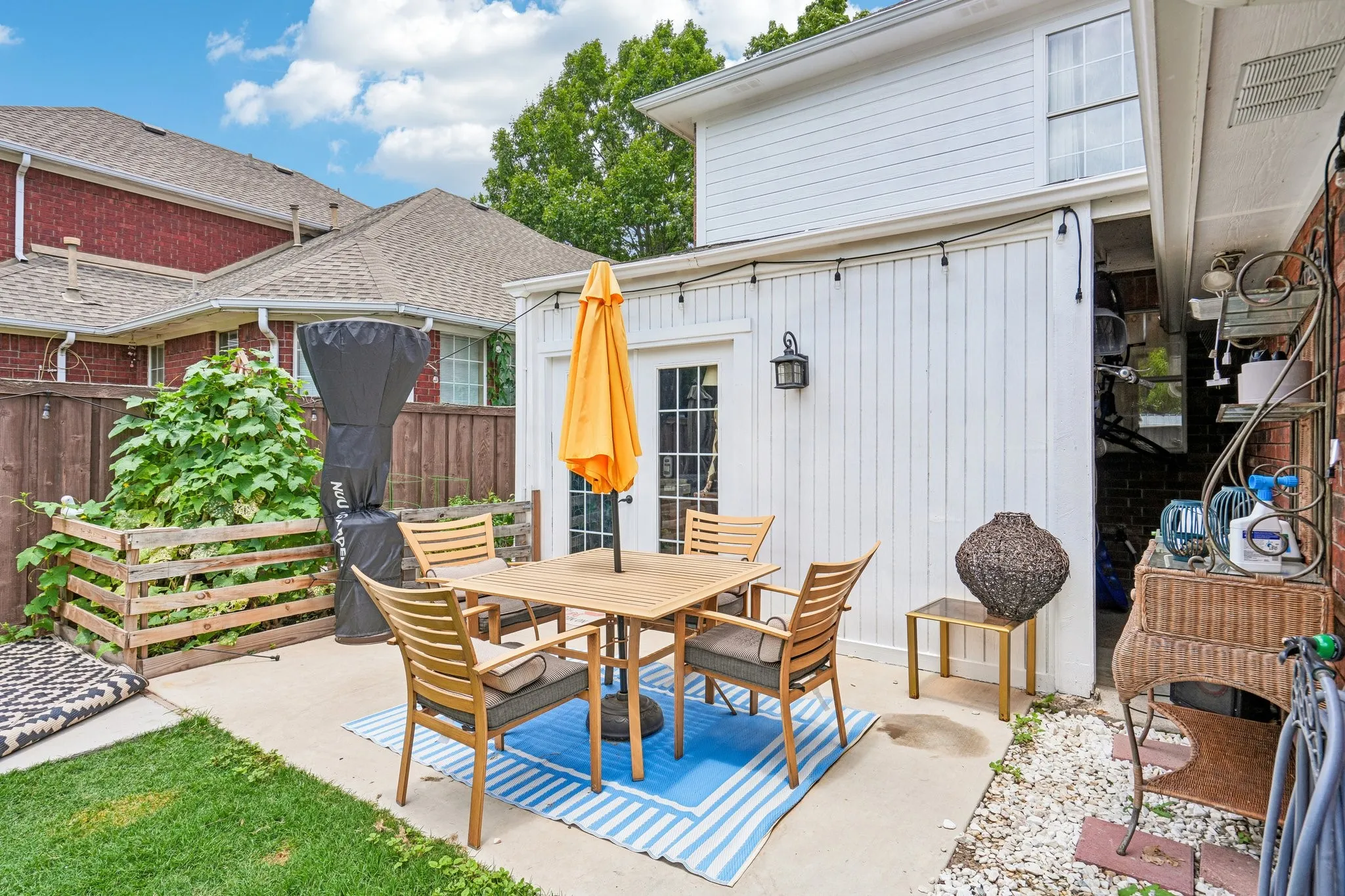 Single Family Residence For Sale in Rockwall County , 8722 Bayshore Lane, Rowlett, Texas 75088, 3 Bedroom, 3 Bathroom, 2 Garage spaces, 1,996 Sqft, built in 1993, mls#21392121, Real Estate Agent in Rowlett, Homes For Sale in Rockwall county, Homes For Sale in Rowlett, Realtor in Rowlett Texas, Real Estate Brokerage Independent Realty Texas, Luminita Cordes Realtor