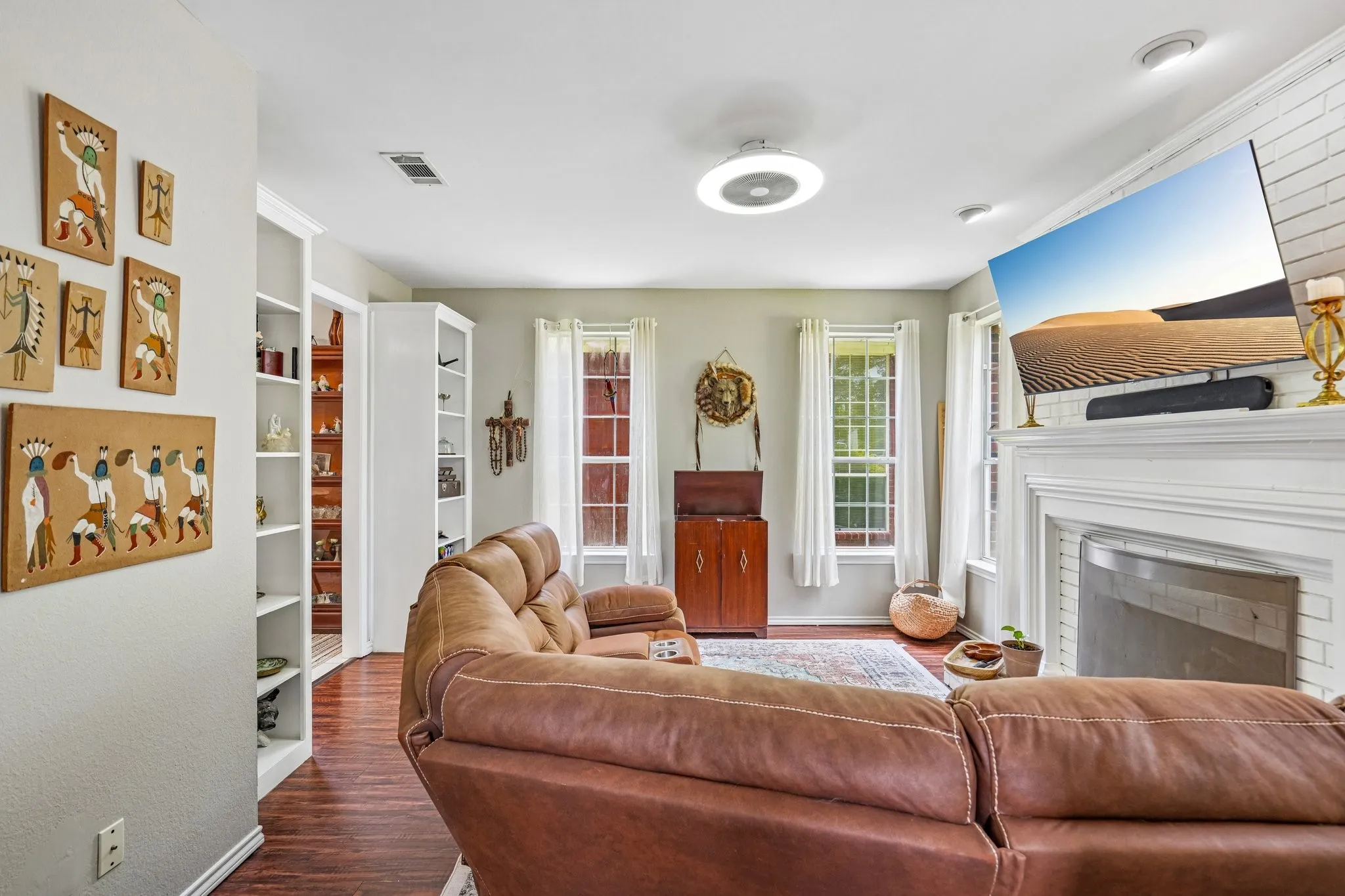 Single Family Residence For Sale in Rockwall County , 8722 Bayshore Lane, Rowlett, Texas 75088, 3 Bedroom, 3 Bathroom, 2 Garage spaces, 1,996 Sqft, built in 1993, mls#21392121, Real Estate Agent in Rowlett, Homes For Sale in Rockwall county, Homes For Sale in Rowlett, Realtor in Rowlett Texas, Real Estate Brokerage Independent Realty Texas, Luminita Cordes Realtor