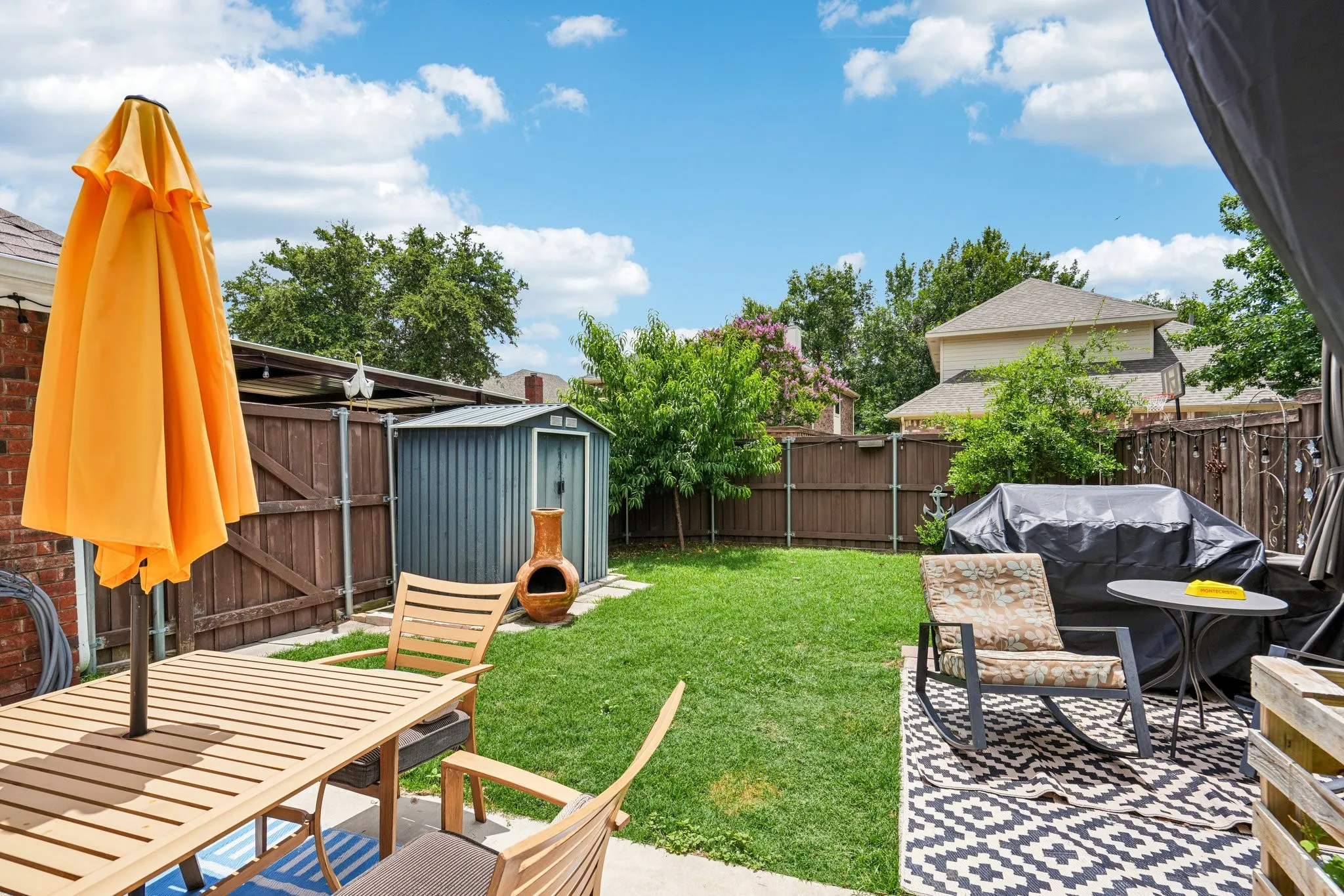 Single Family Residence For Sale in Rockwall County , 8722 Bayshore Lane, Rowlett, Texas 75088, 3 Bedroom, 3 Bathroom, 2 Garage spaces, 1,996 Sqft, built in 1993, mls#21392121, Real Estate Agent in Rowlett, Homes For Sale in Rockwall county, Homes For Sale in Rowlett, Realtor in Rowlett Texas, Real Estate Brokerage Independent Realty Texas, Luminita Cordes Realtor