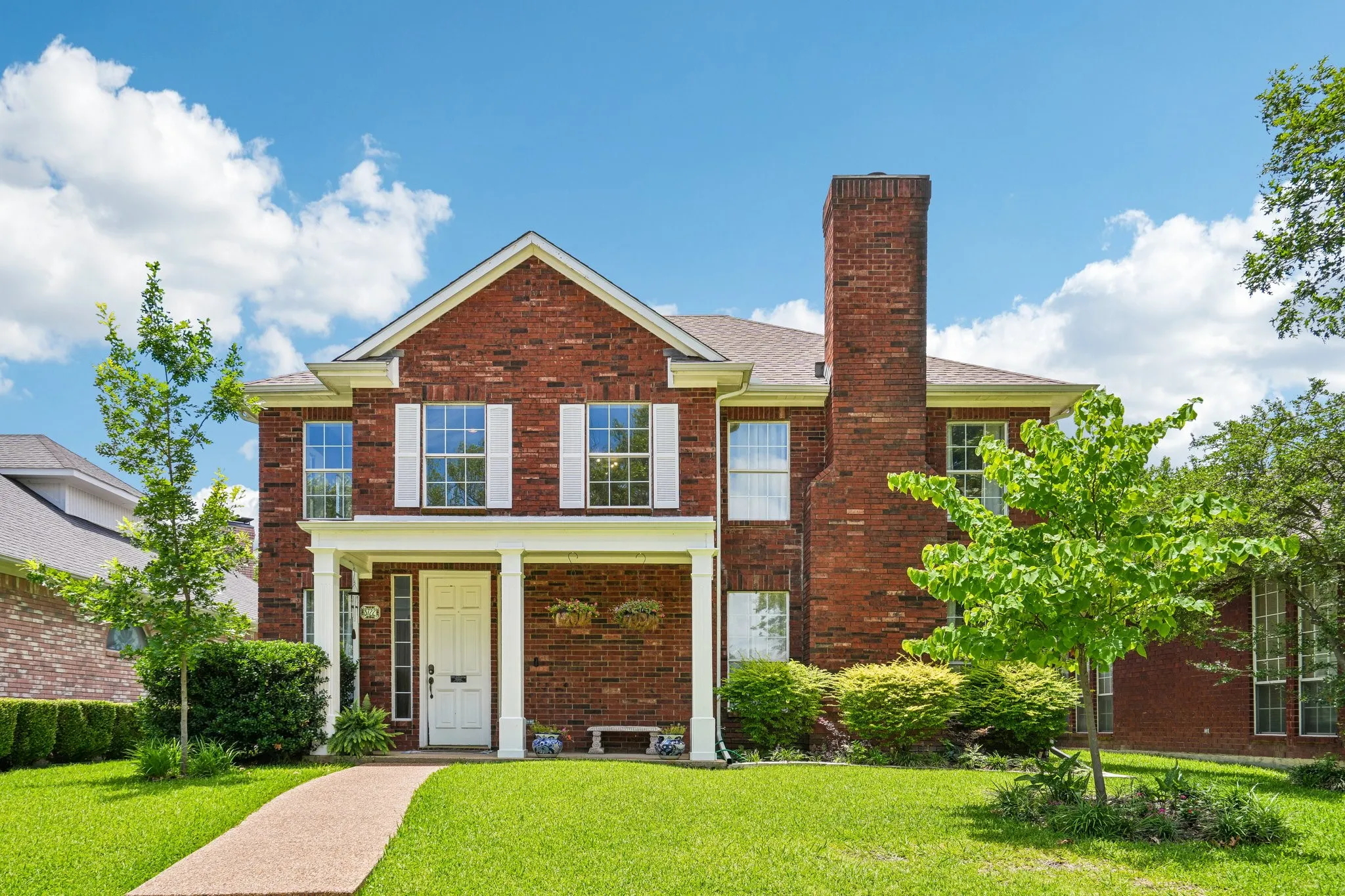 Single Family Residence For Sale in Rockwall County , 8722 Bayshore Lane, Rowlett, Texas 75088, 3 Bedroom, 3 Bathroom, 2 Garage spaces, 1,996 Sqft, built in 1993, mls#21392121, Real Estate Agent in Rowlett, Homes For Sale in Rockwall county, Homes For Sale in Rowlett, Realtor in Rowlett Texas, Real Estate Brokerage Independent Realty Texas, Luminita Cordes Realtor