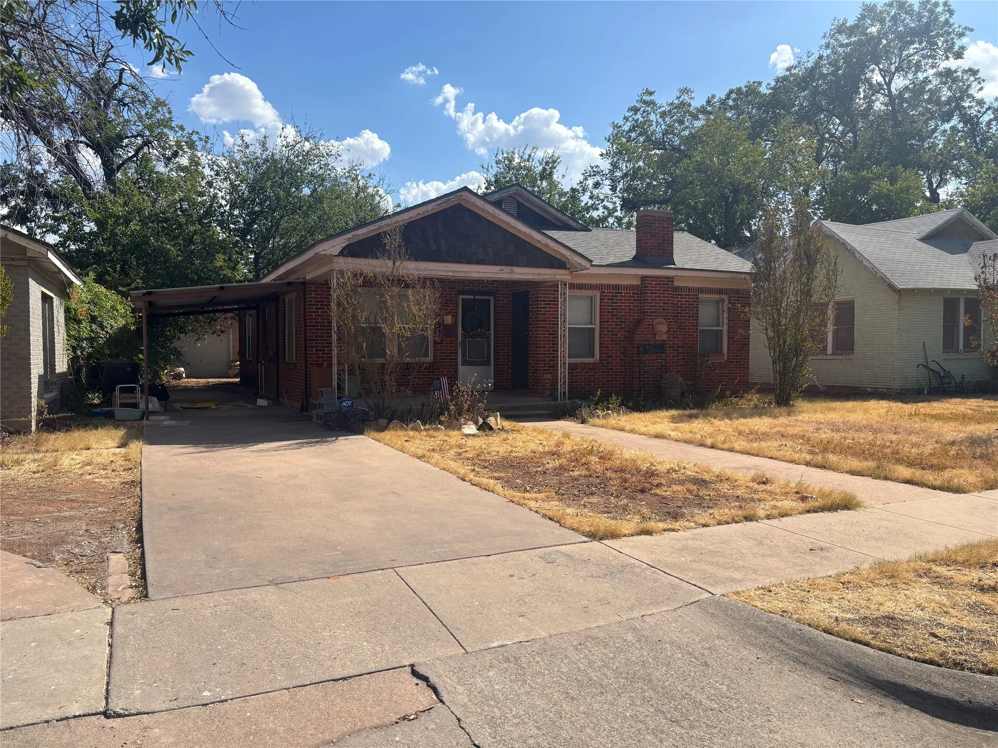 Single Family Residence For Rent in Taylor County , 3355 S 4th Street, Abilene, Texas 79605, 2 Bedroom, 1 Bathroom, 1 Garage spaces, 1,352 Sqft, built in 1927, mls#21392167, Real Estate Agent in Abilene, Homes For Rent in Taylor county, Homes For Rent in Abilene, Realtor in Abilene Texas, Real Estate Brokerage Independent Realty Texas, Luminita Cordes Realtor