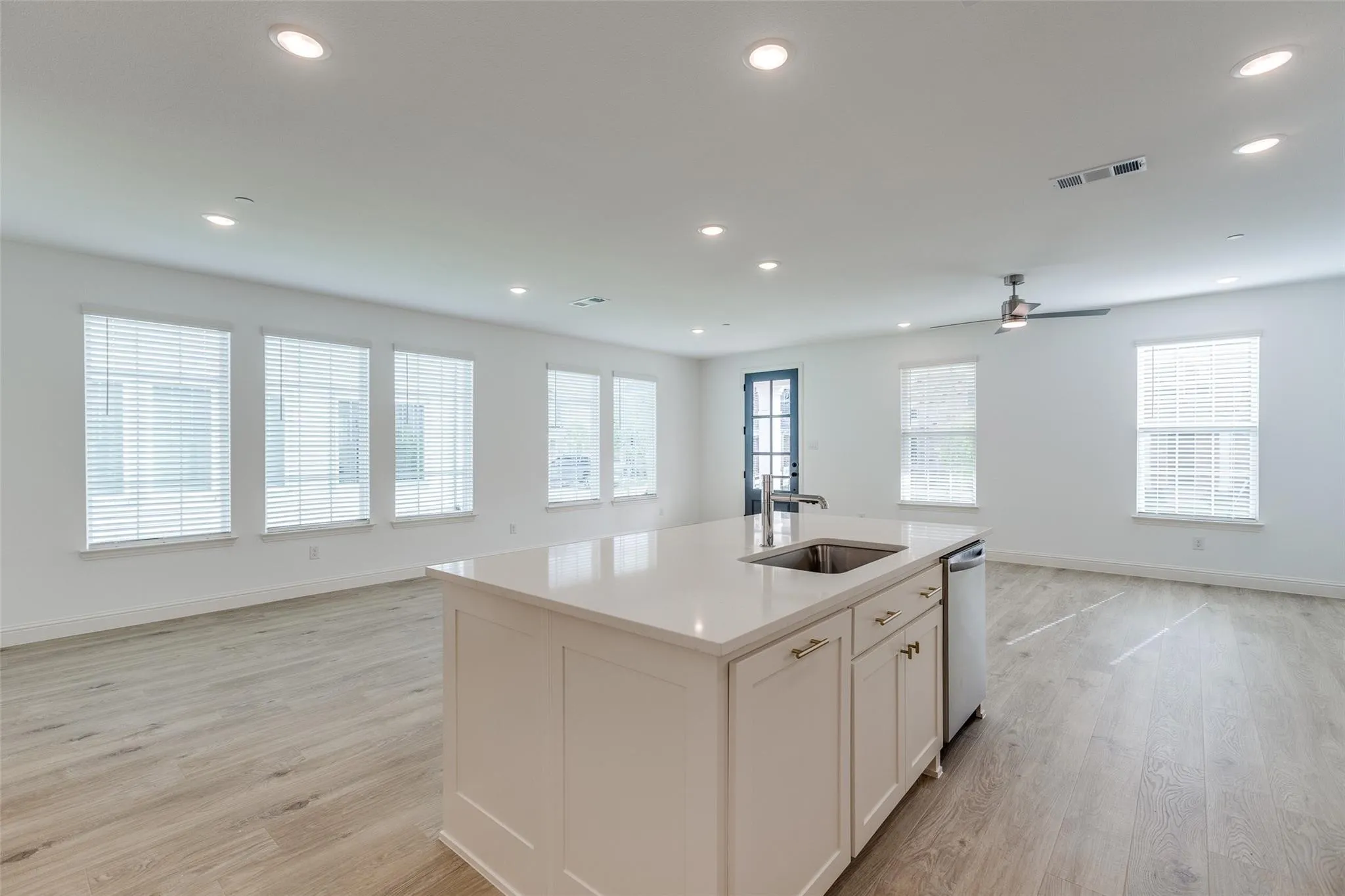 Single Family Residence For Rent in Collin County , 8864 Scarp Hill Lane, Frisco, Texas 75035, 3 Bedroom, 3 Bathroom, 2 Garage spaces, 2,286 Sqft, built in 2025, mls#21387761, Real Estate Agent in Frisco, Homes For Rent in Collin county, Homes For Rent in Frisco, Realtor in Frisco Texas, Real Estate Brokerage Independent Realty Texas, Luminita Cordes Realtor