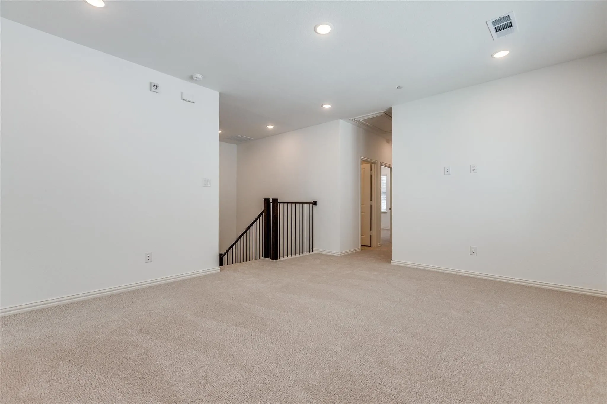 Single Family Residence For Rent in Collin County , 8864 Scarp Hill Lane, Frisco, Texas 75035, 3 Bedroom, 3 Bathroom, 2 Garage spaces, 2,286 Sqft, built in 2025, mls#21387761, Real Estate Agent in Frisco, Homes For Rent in Collin county, Homes For Rent in Frisco, Realtor in Frisco Texas, Real Estate Brokerage Independent Realty Texas, Luminita Cordes Realtor