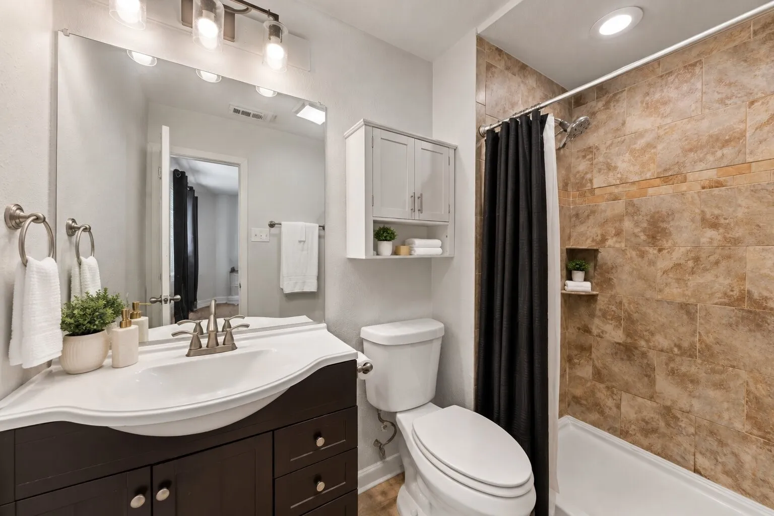 Single Family Residence For Sale in Dallas County , 6009 Mimosa Lane, Rowlett, Texas 75089, 4 Bedroom, 2 Bathroom, 2 Garage spaces, 1,754 Sqft, built in 1974, mls#21389566, Real Estate Agent in Rowlett, Homes For Sale in Dallas county, Homes For Sale in Rowlett, Realtor in Rowlett Texas, Real Estate Brokerage Independent Realty Texas, Luminita Cordes Realtor