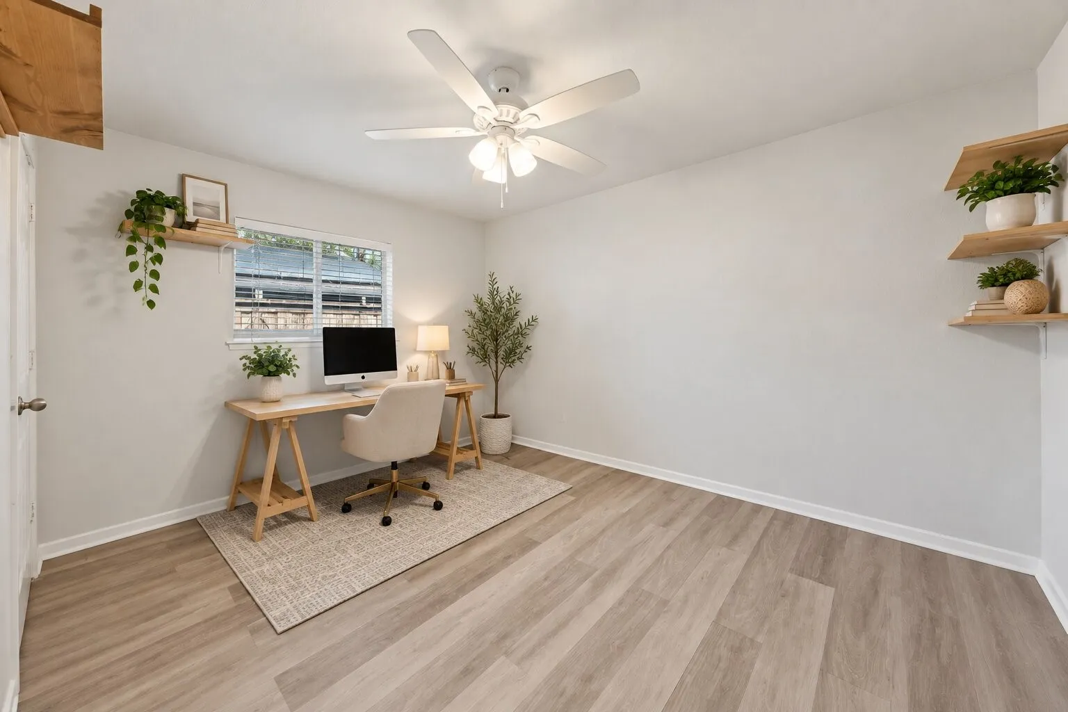 Single Family Residence For Sale in Dallas County , 6009 Mimosa Lane, Rowlett, Texas 75089, 4 Bedroom, 2 Bathroom, 2 Garage spaces, 1,754 Sqft, built in 1974, mls#21389566, Real Estate Agent in Rowlett, Homes For Sale in Dallas county, Homes For Sale in Rowlett, Realtor in Rowlett Texas, Real Estate Brokerage Independent Realty Texas, Luminita Cordes Realtor