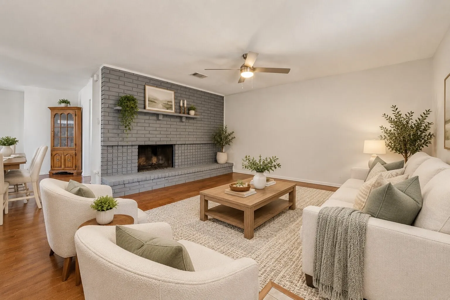 Single Family Residence For Sale in Dallas County , 6009 Mimosa Lane, Rowlett, Texas 75089, 4 Bedroom, 2 Bathroom, 2 Garage spaces, 1,754 Sqft, built in 1974, mls#21389566, Real Estate Agent in Rowlett, Homes For Sale in Dallas county, Homes For Sale in Rowlett, Realtor in Rowlett Texas, Real Estate Brokerage Independent Realty Texas, Luminita Cordes Realtor