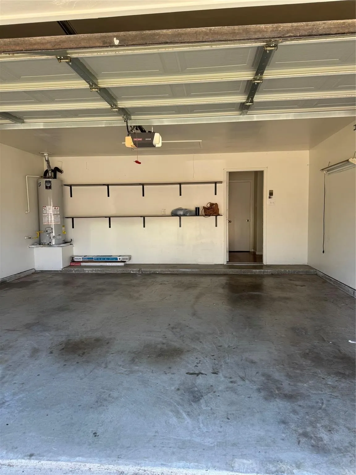 Single Family Residence For Sale in Tarrant County , 6711 Kinross Drive, Arlington, Texas 76002, 3 Bedroom, 2 Bathroom, 2 Garage spaces, 1,722 Sqft, built in 2003, mls#21392181, Real Estate Agent in Arlington, Homes For Sale in Tarrant county, Homes For Sale in Arlington, Realtor in Arlington Texas, Real Estate Brokerage Independent Realty Texas, Luminita Cordes Realtor