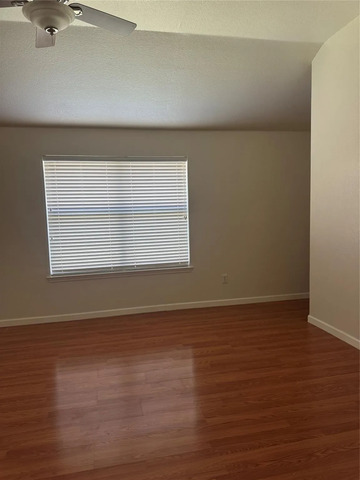 Single Family Residence For Sale in Tarrant County , 6711 Kinross Drive, Arlington, Texas 76002, 3 Bedroom, 2 Bathroom, 2 Garage spaces, 1,722 Sqft, built in 2003, mls#21392181, Real Estate Agent in Arlington, Homes For Sale in Tarrant county, Homes For Sale in Arlington, Realtor in Arlington Texas, Real Estate Brokerage Independent Realty Texas, Luminita Cordes Realtor