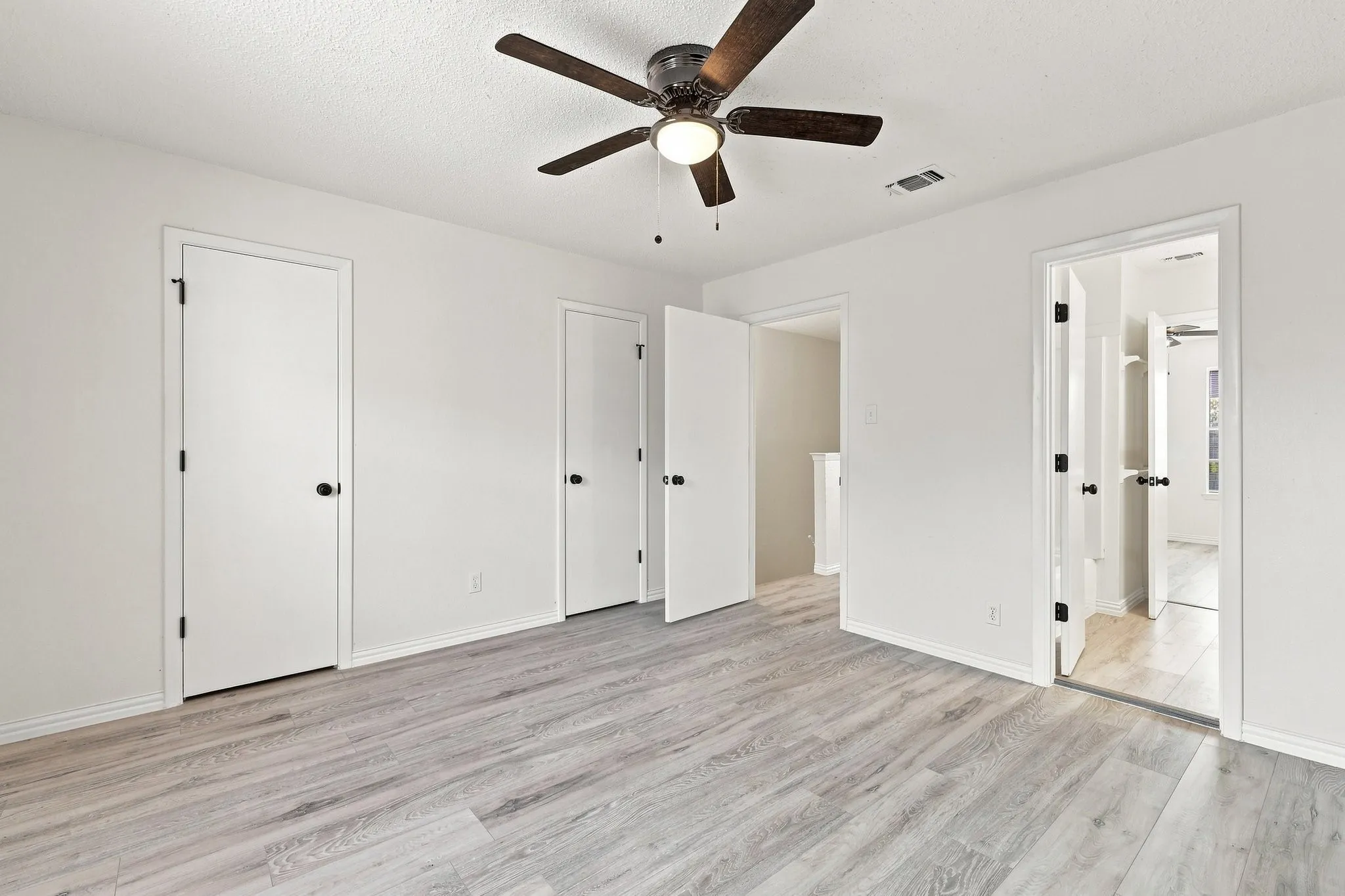 Quadruplex For Rent in Tarrant County , 8108 Foxfire Lane D, White Settlement, Texas 76108, 2 Bedroom, 2 Bathroom, Garage spaces, 1,082 Sqft, built in 1985, mls#21392183, Real Estate Agent in White Settlement, Homes For Rent in Tarrant county, Homes For Rent in White Settlement, Realtor in White Settlement Texas, Real Estate Brokerage Independent Realty Texas, Luminita Cordes Realtor