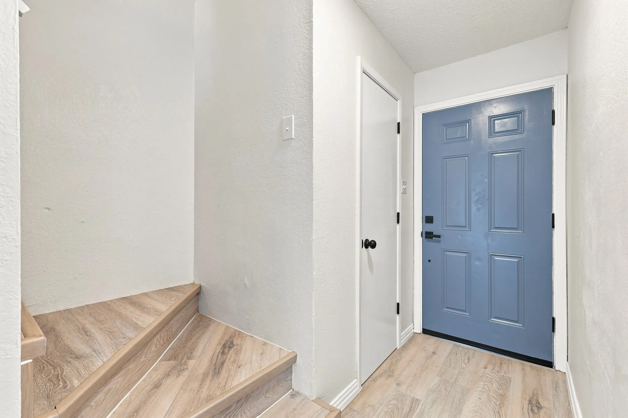 Quadruplex For Rent in Tarrant County , 8108 Foxfire Lane D, White Settlement, Texas 76108, 2 Bedroom, 2 Bathroom, Garage spaces, 1,082 Sqft, built in 1985, mls#21392183, Real Estate Agent in White Settlement, Homes For Rent in Tarrant county, Homes For Rent in White Settlement, Realtor in White Settlement Texas, Real Estate Brokerage Independent Realty Texas, Luminita Cordes Realtor